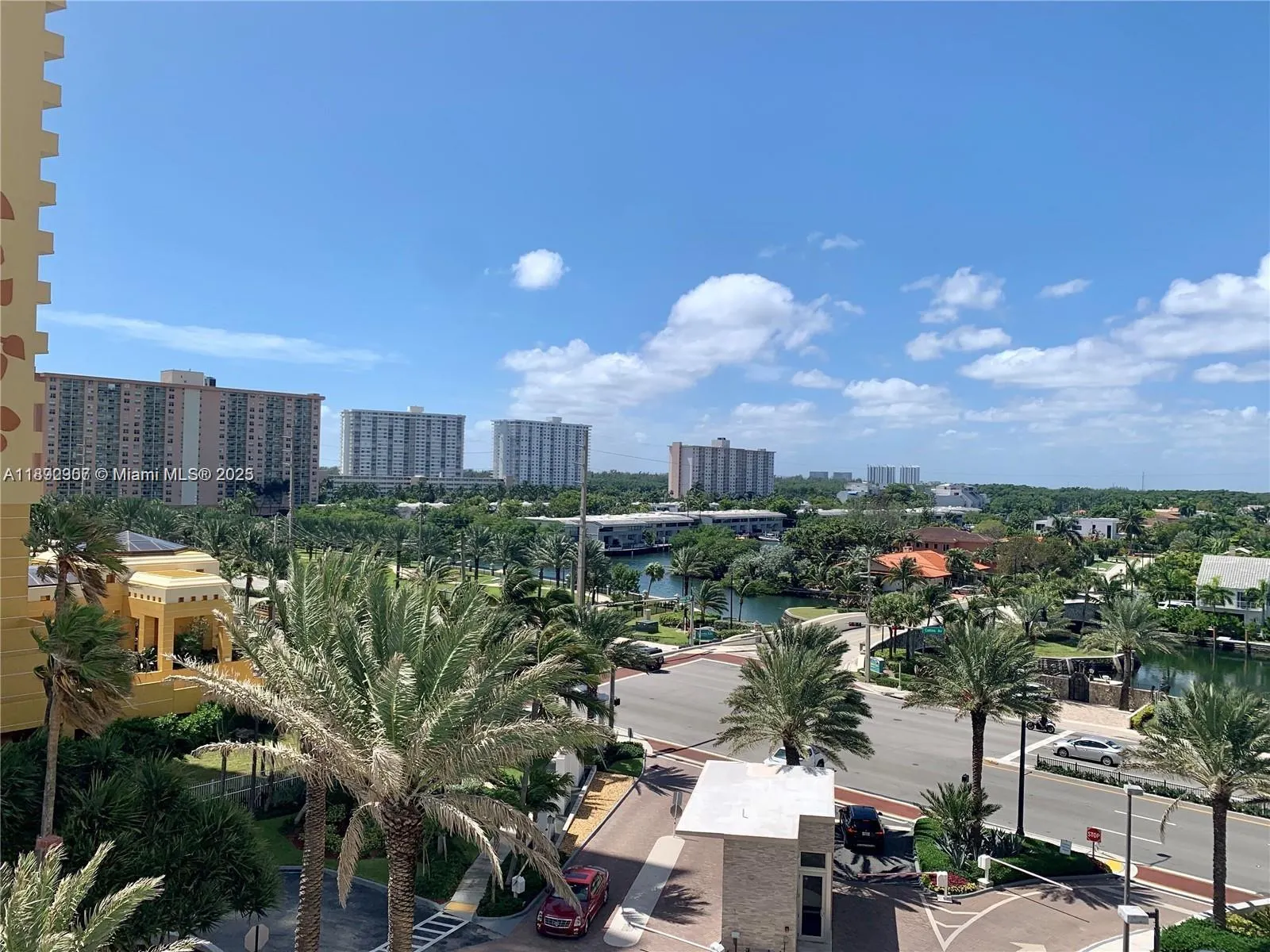 16425 Collins Ave, #512