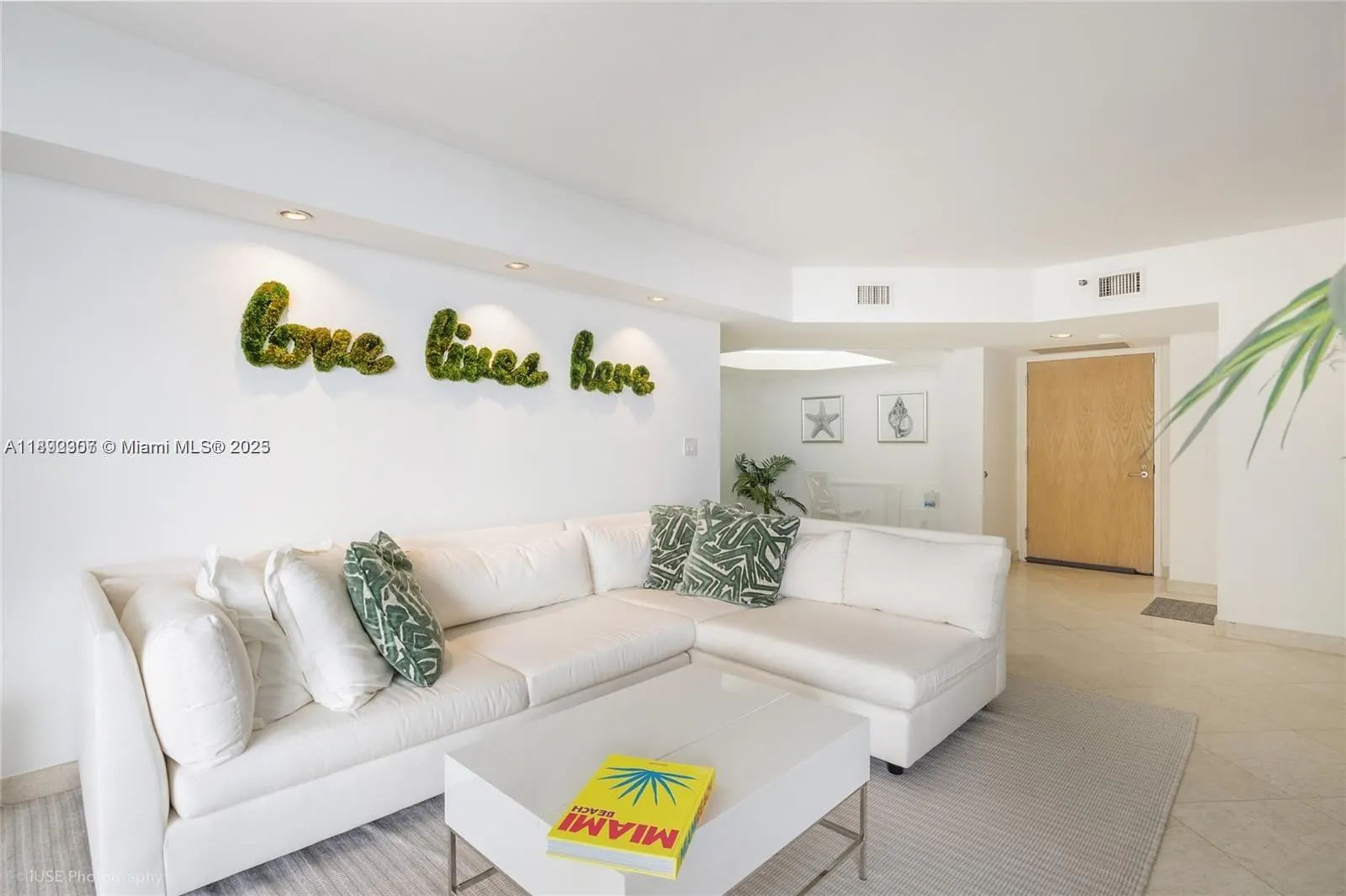16425 Collins Ave, #512