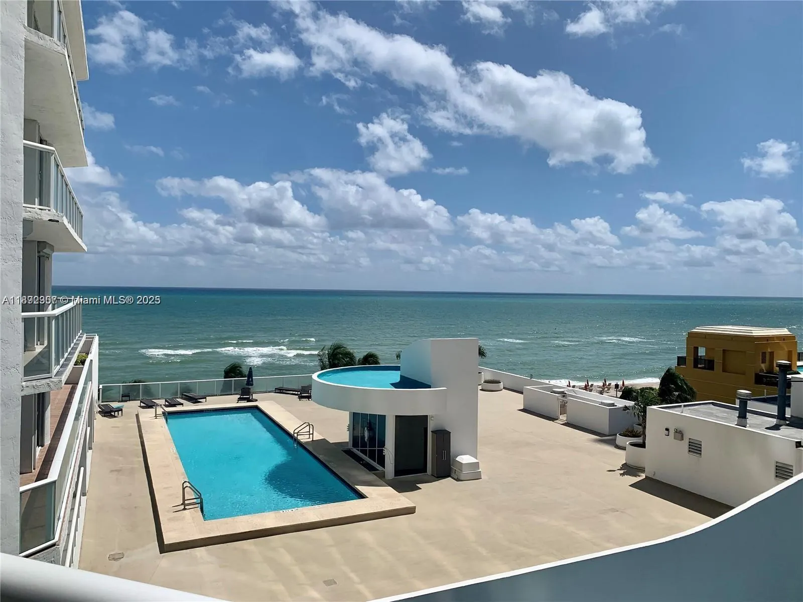 16425 Collins Ave, #512