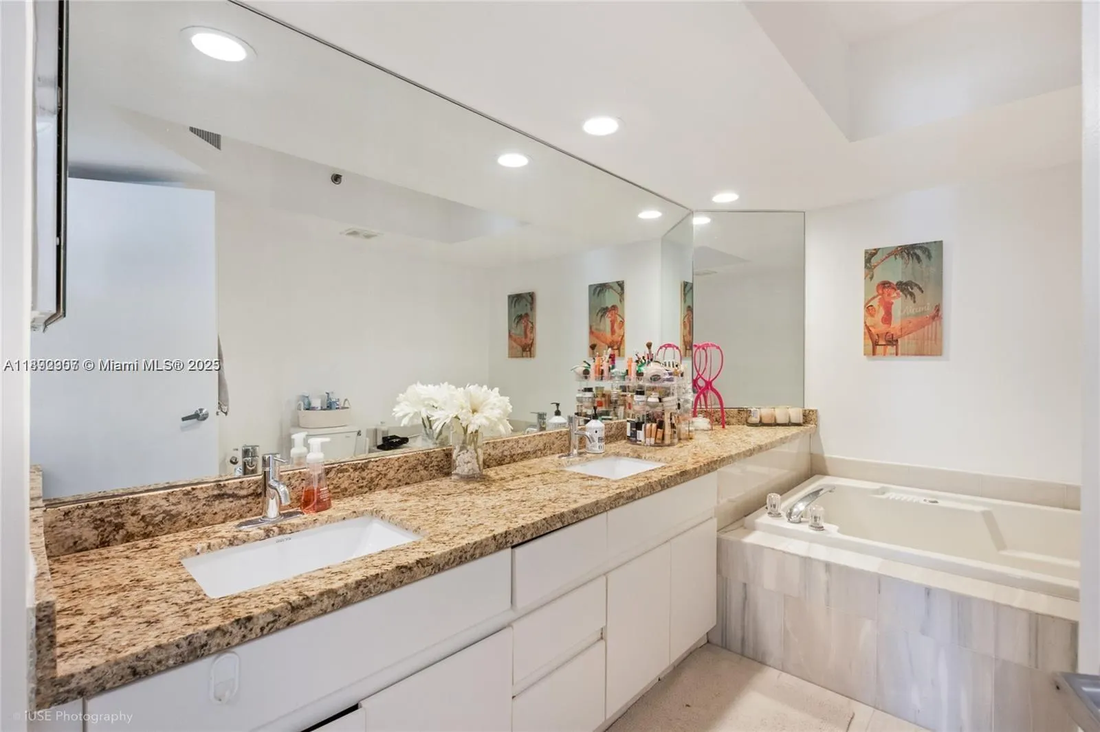 16425 Collins Ave, #512