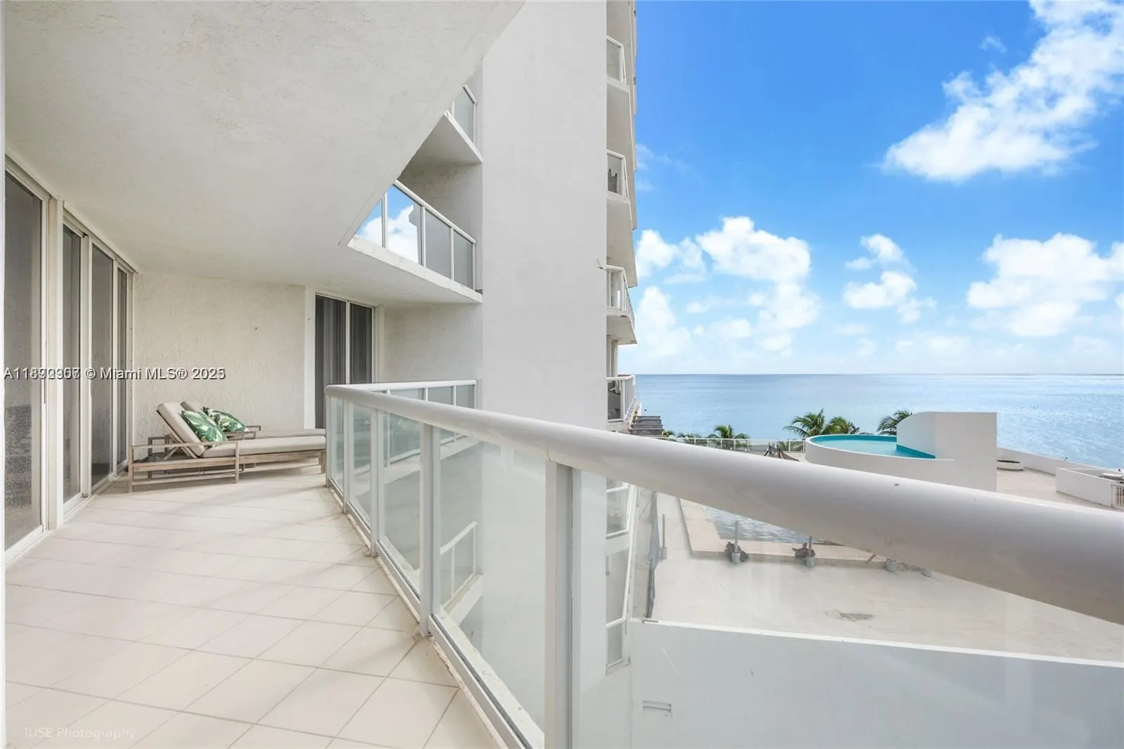 16425 Collins Ave, #512