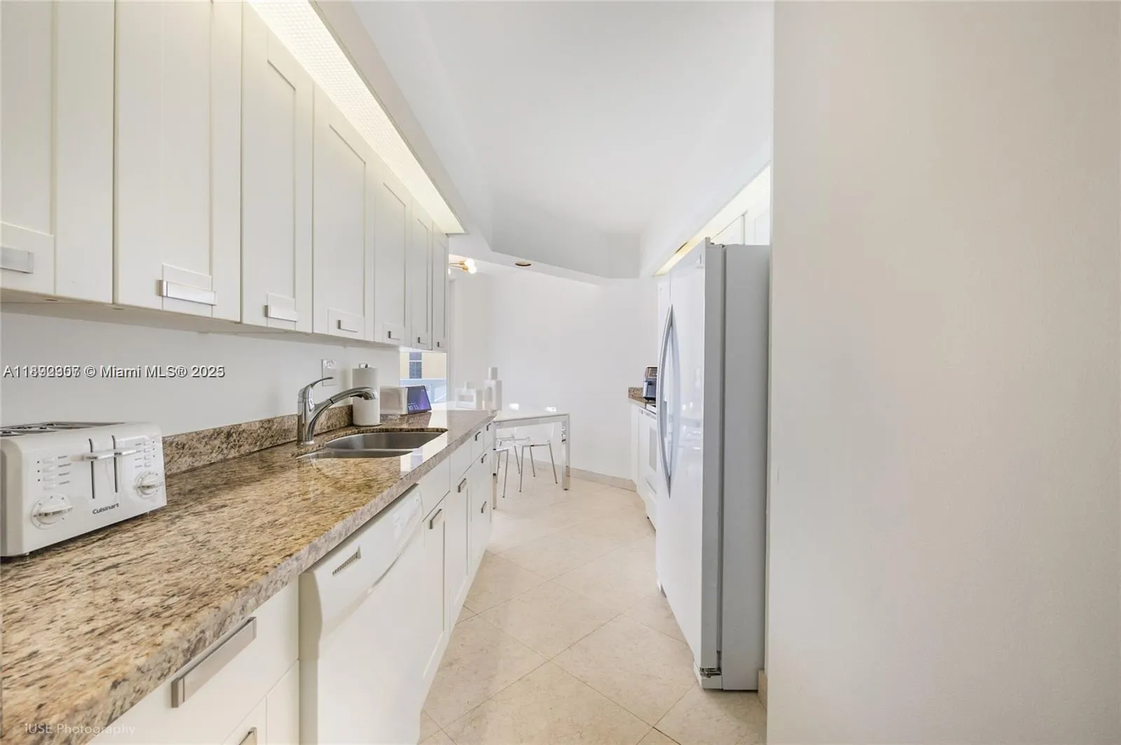 16425 Collins Ave, #512