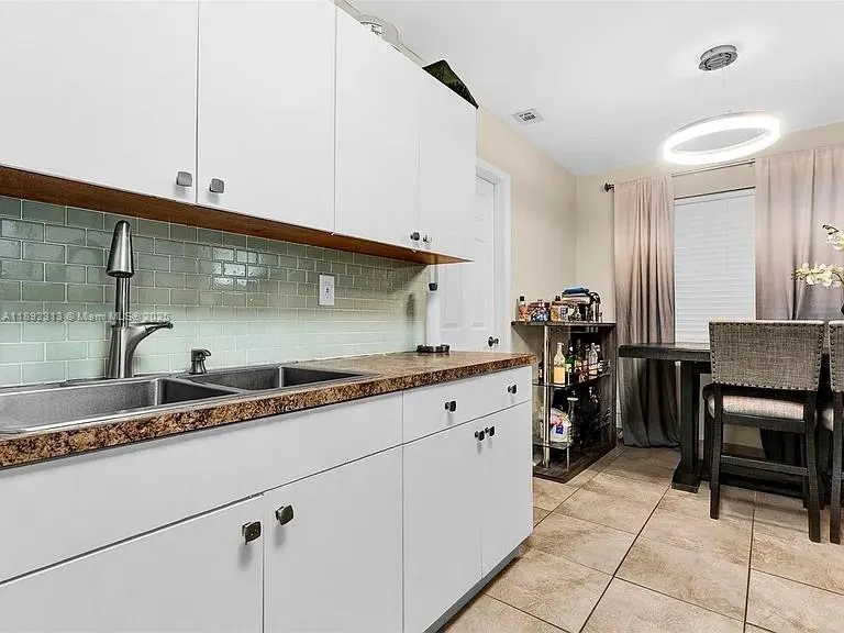 121 NW 7th Ave, #121