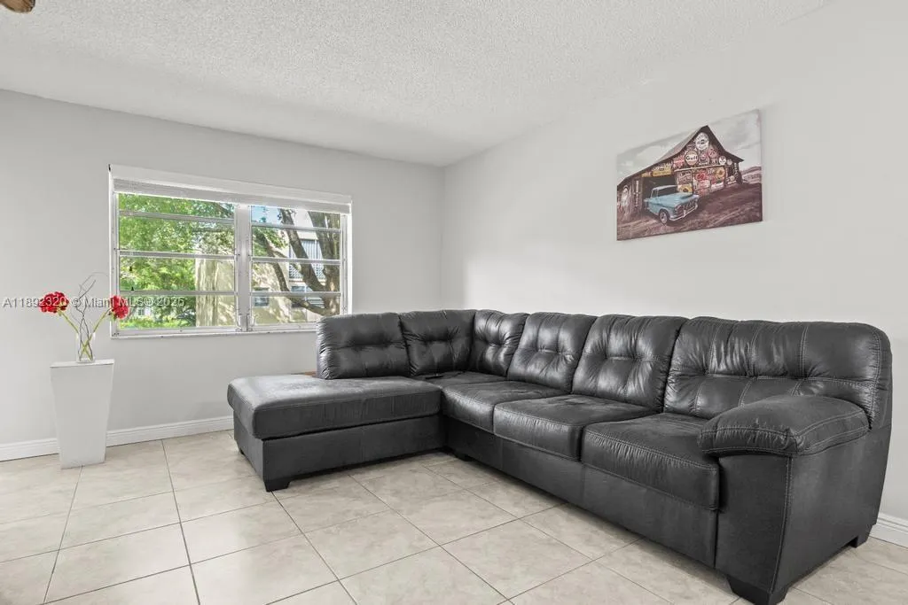 351 Cambridge Rd, #208