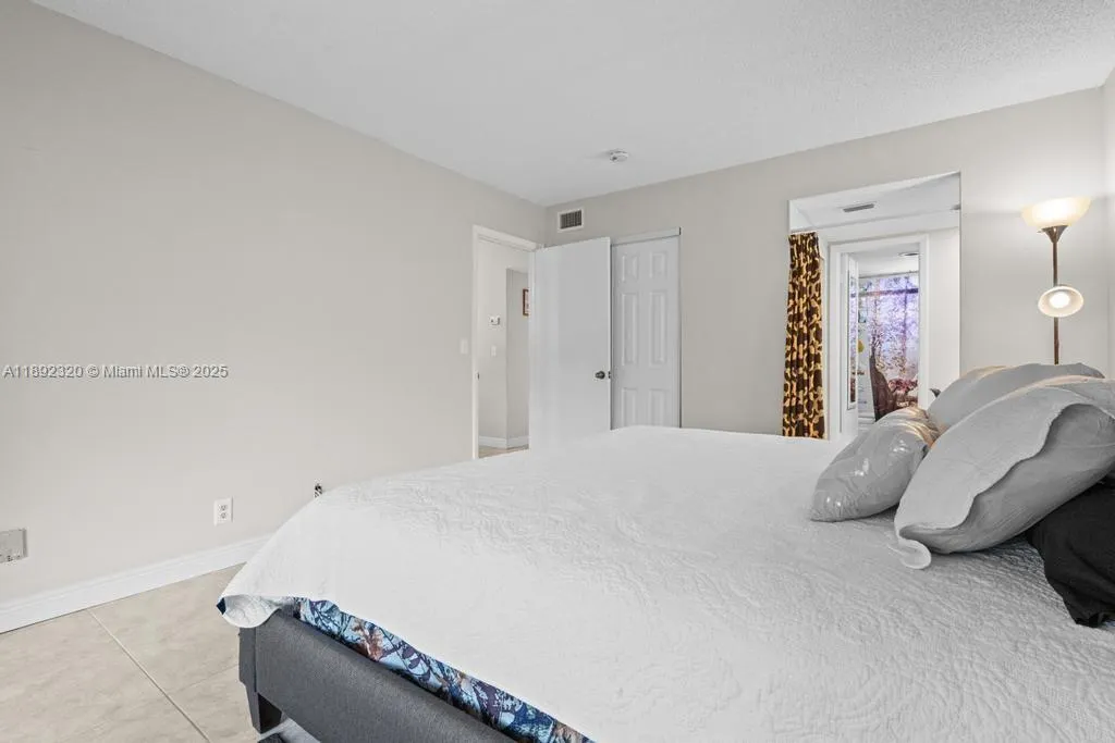 351 Cambridge Rd, #208