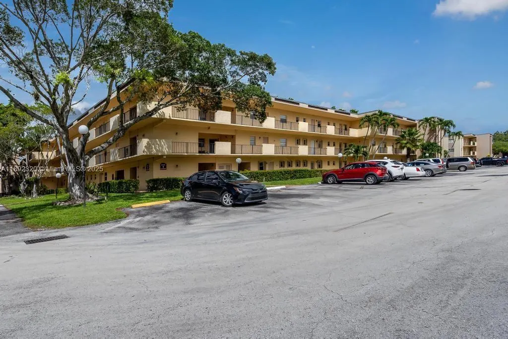 351 Cambridge Rd, #208