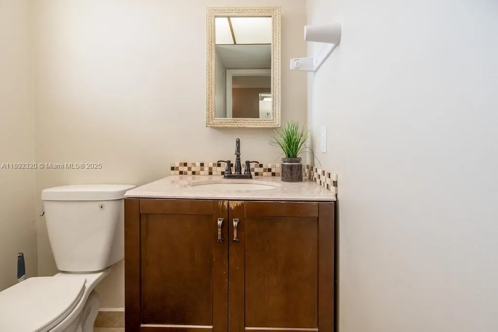 351 Cambridge Rd, #208