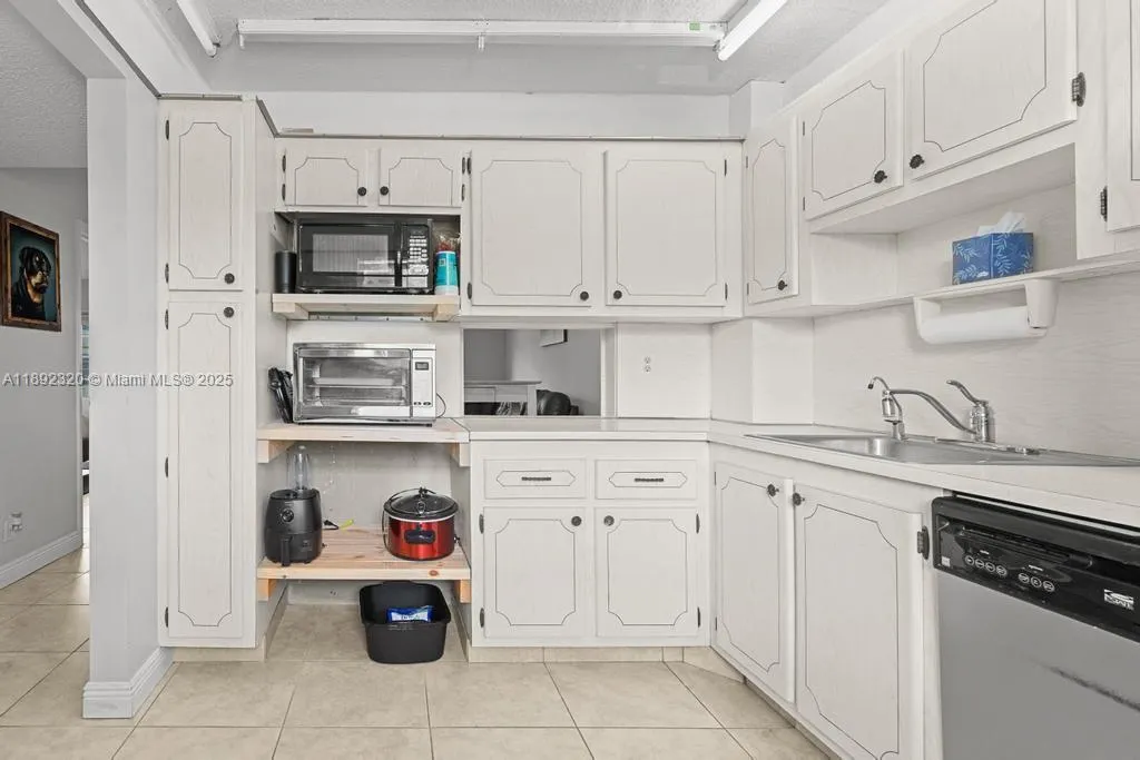 351 Cambridge Rd, #208