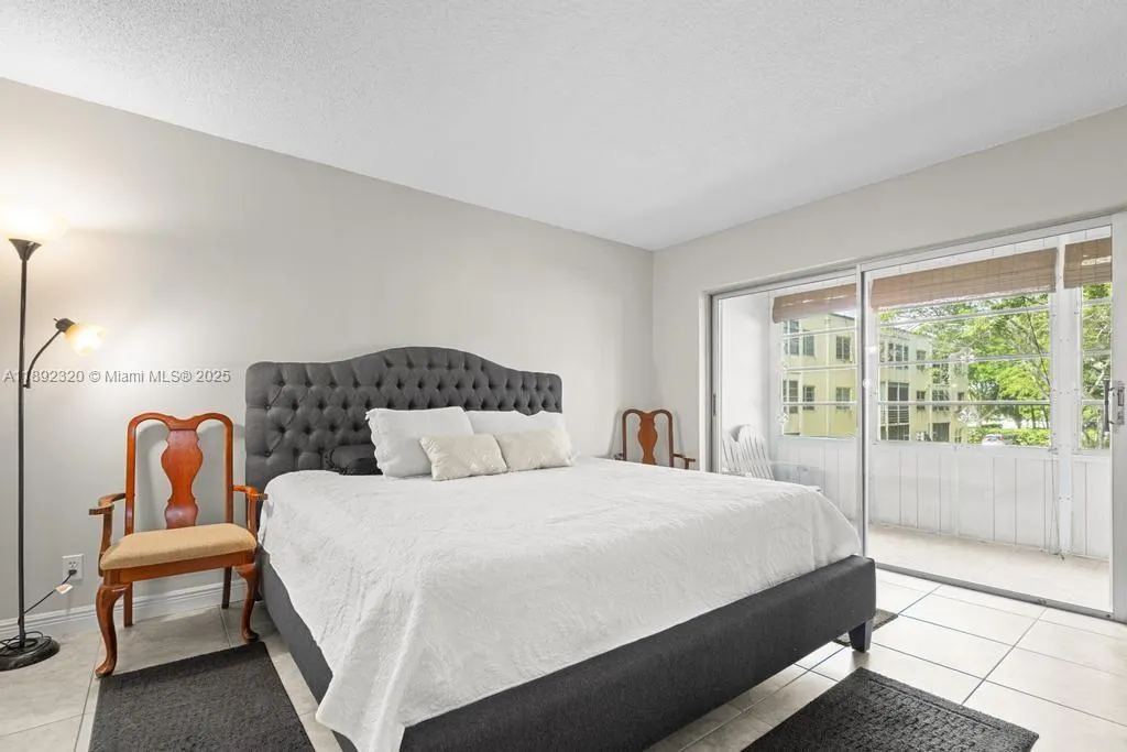 351 Cambridge Rd, #208