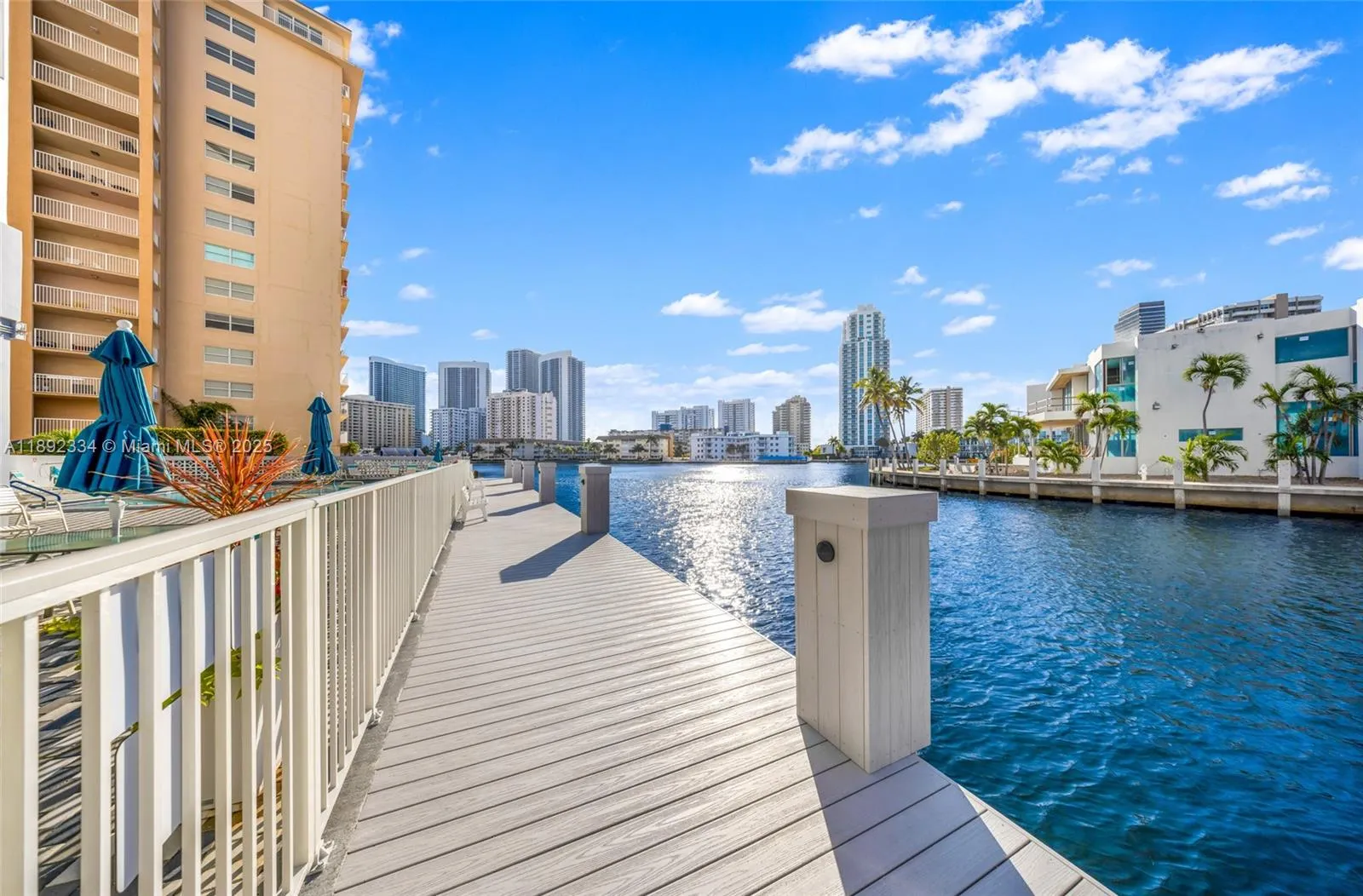 137 Golden Isles Dr, #508