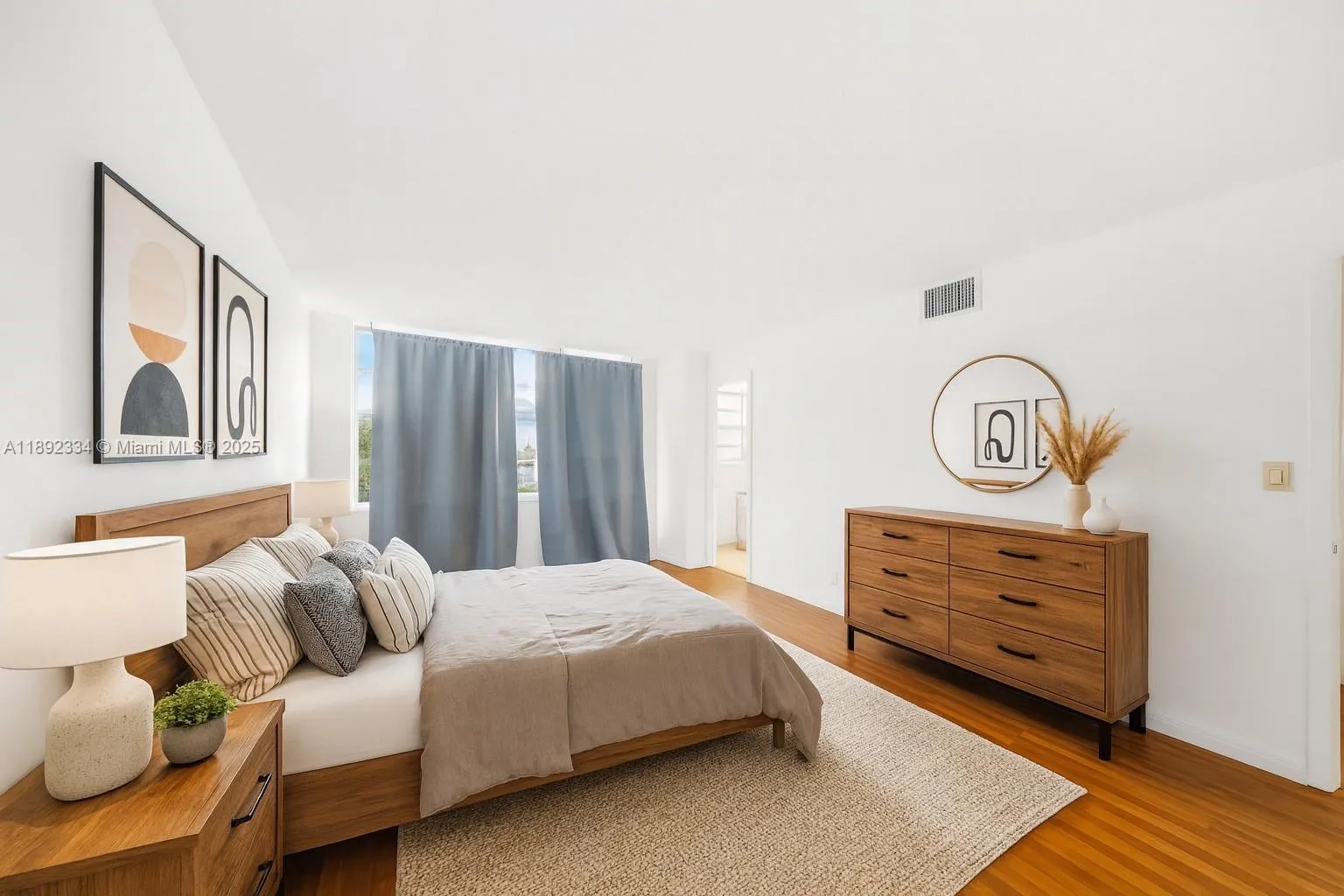 137 Golden Isles Dr, #508