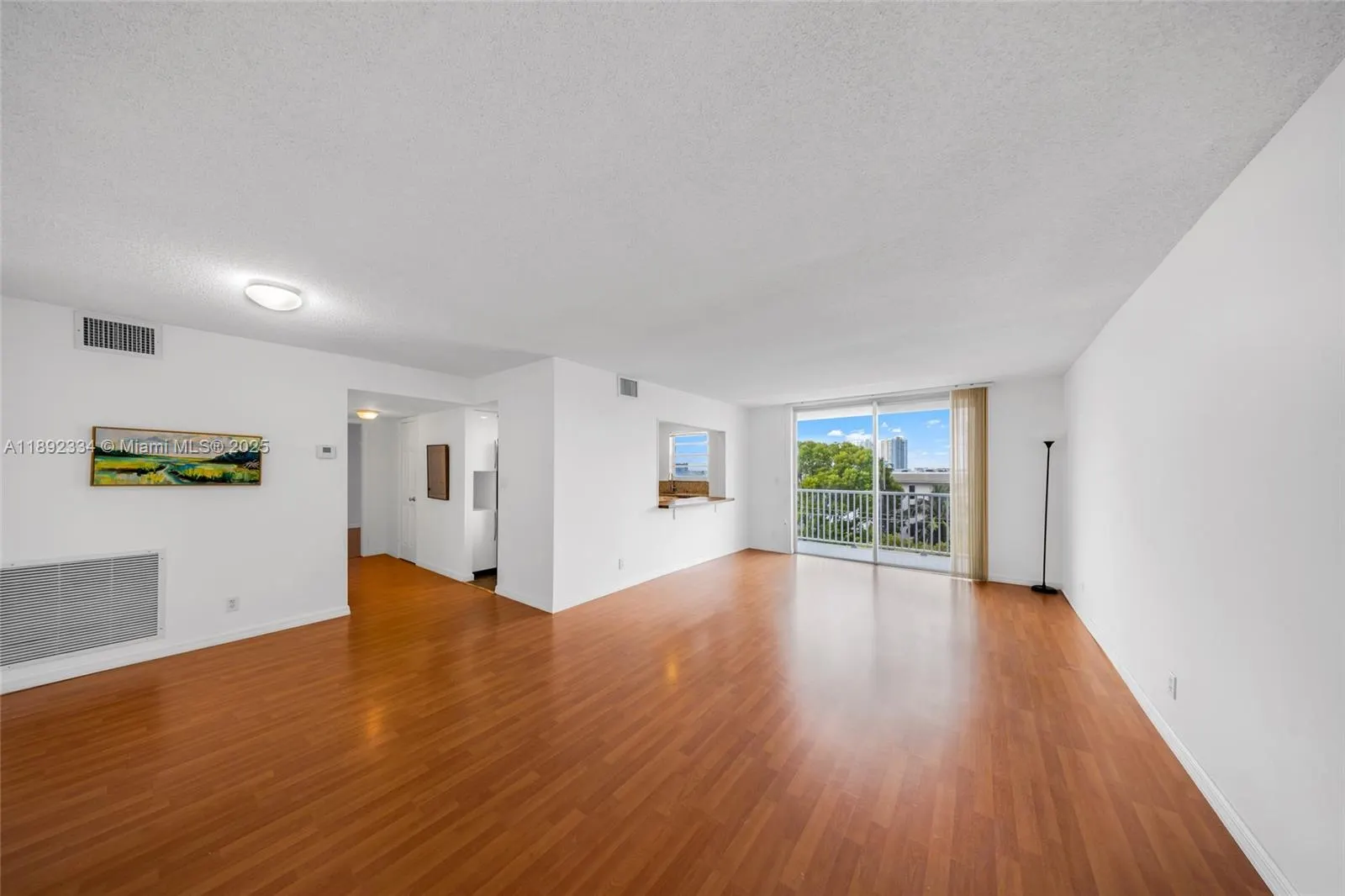 137 Golden Isles Dr, #508