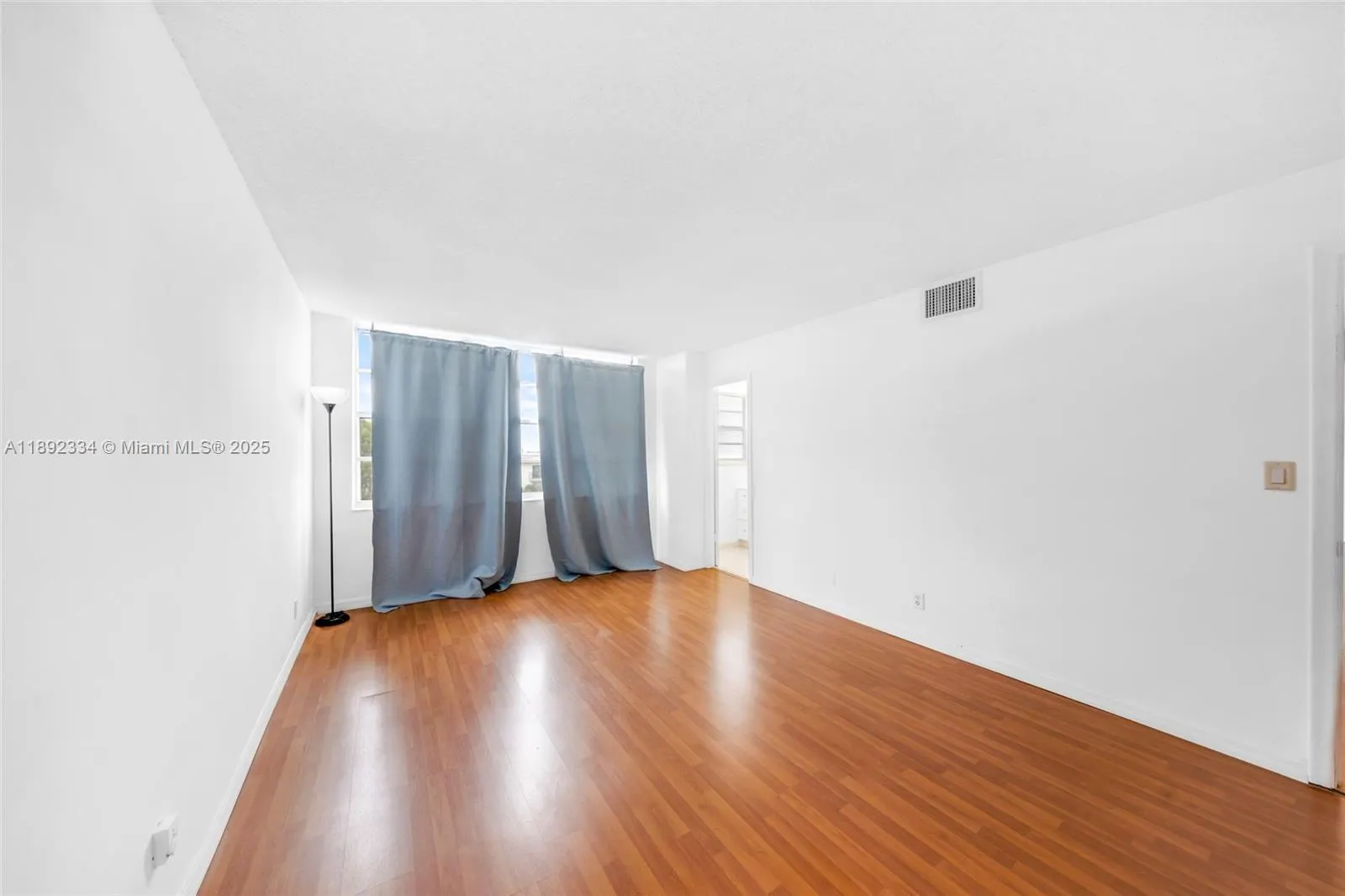 137 Golden Isles Dr, #508