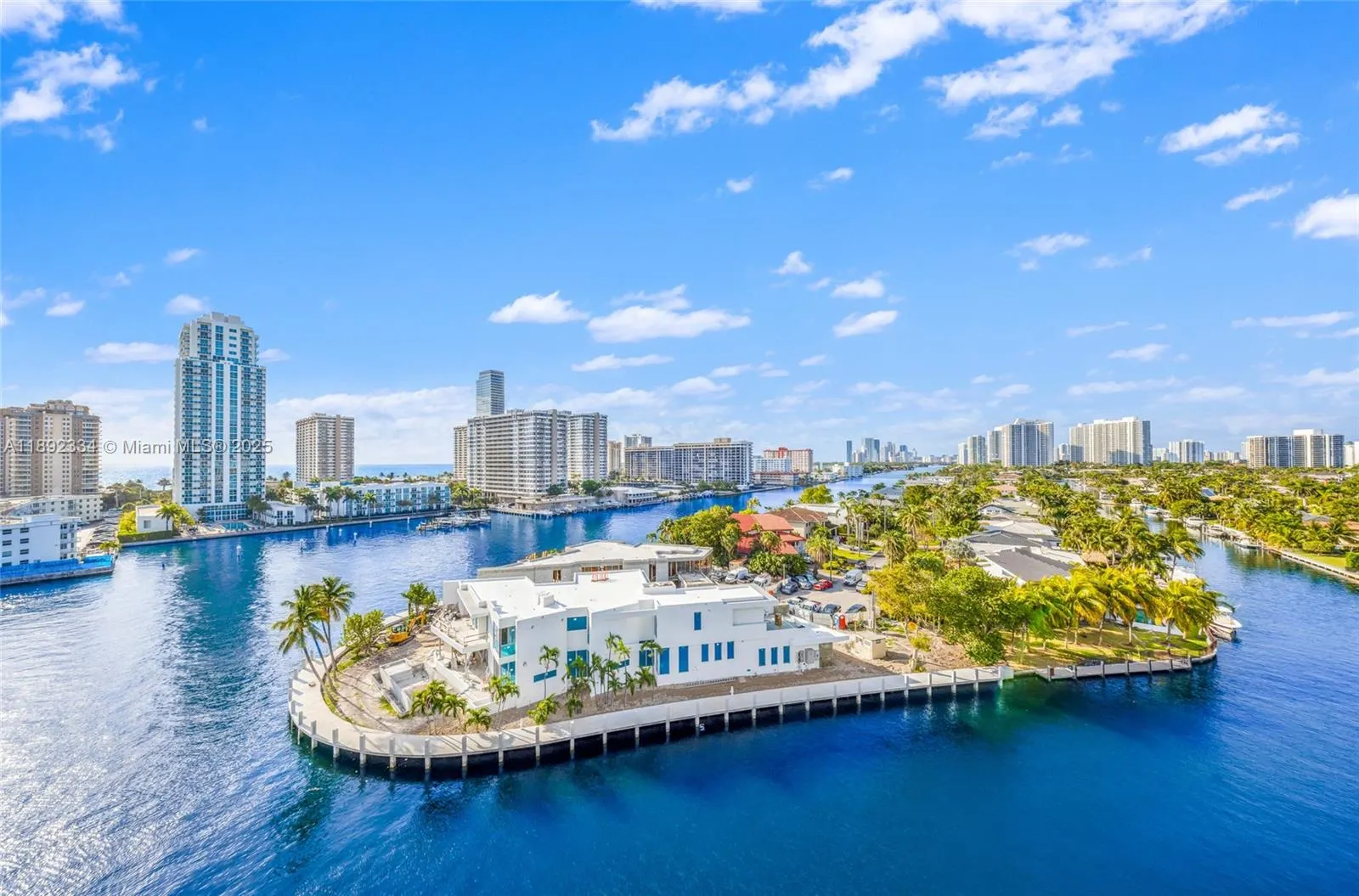 137 Golden Isles Dr, #508