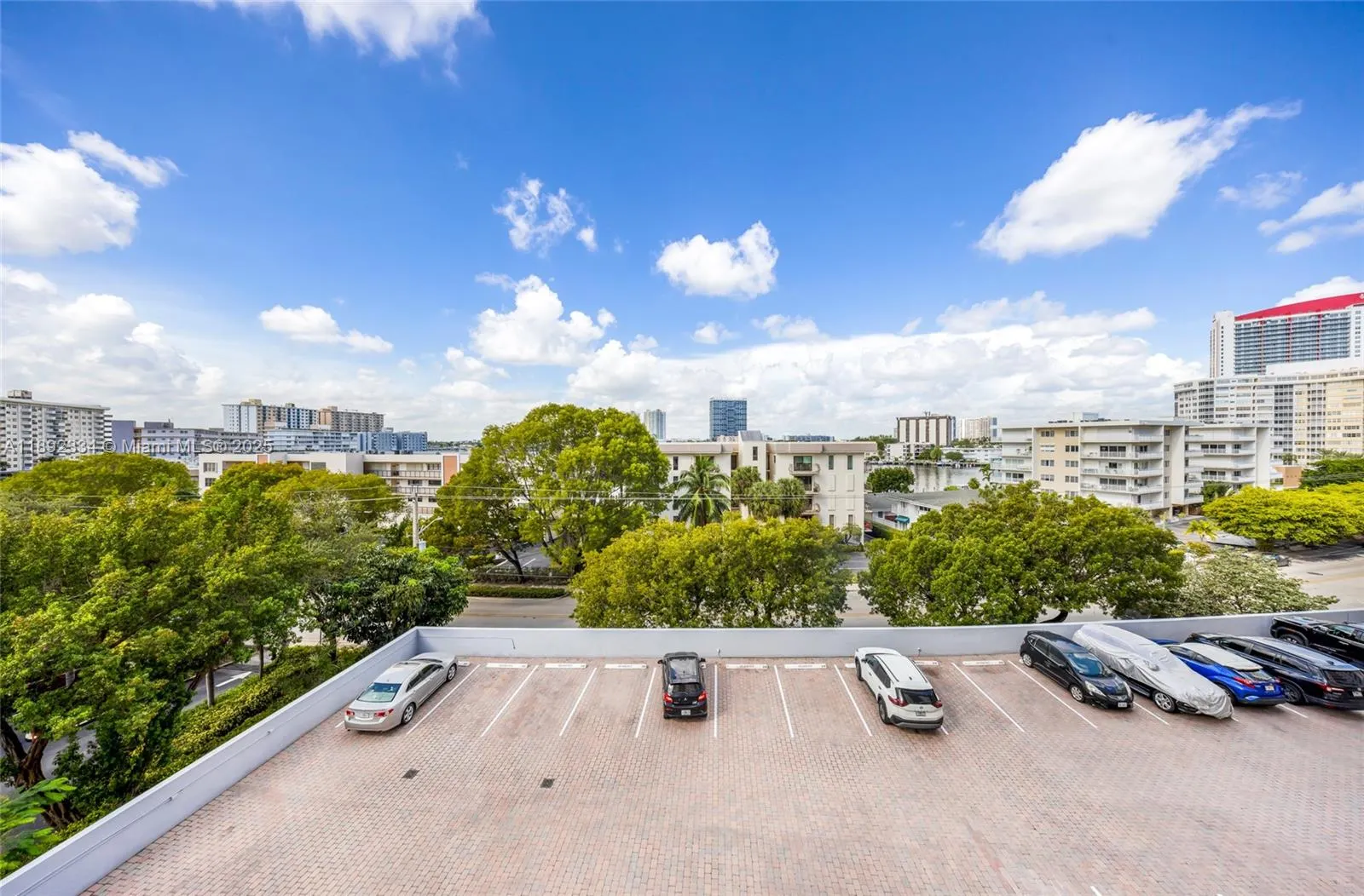137 Golden Isles Dr, #508