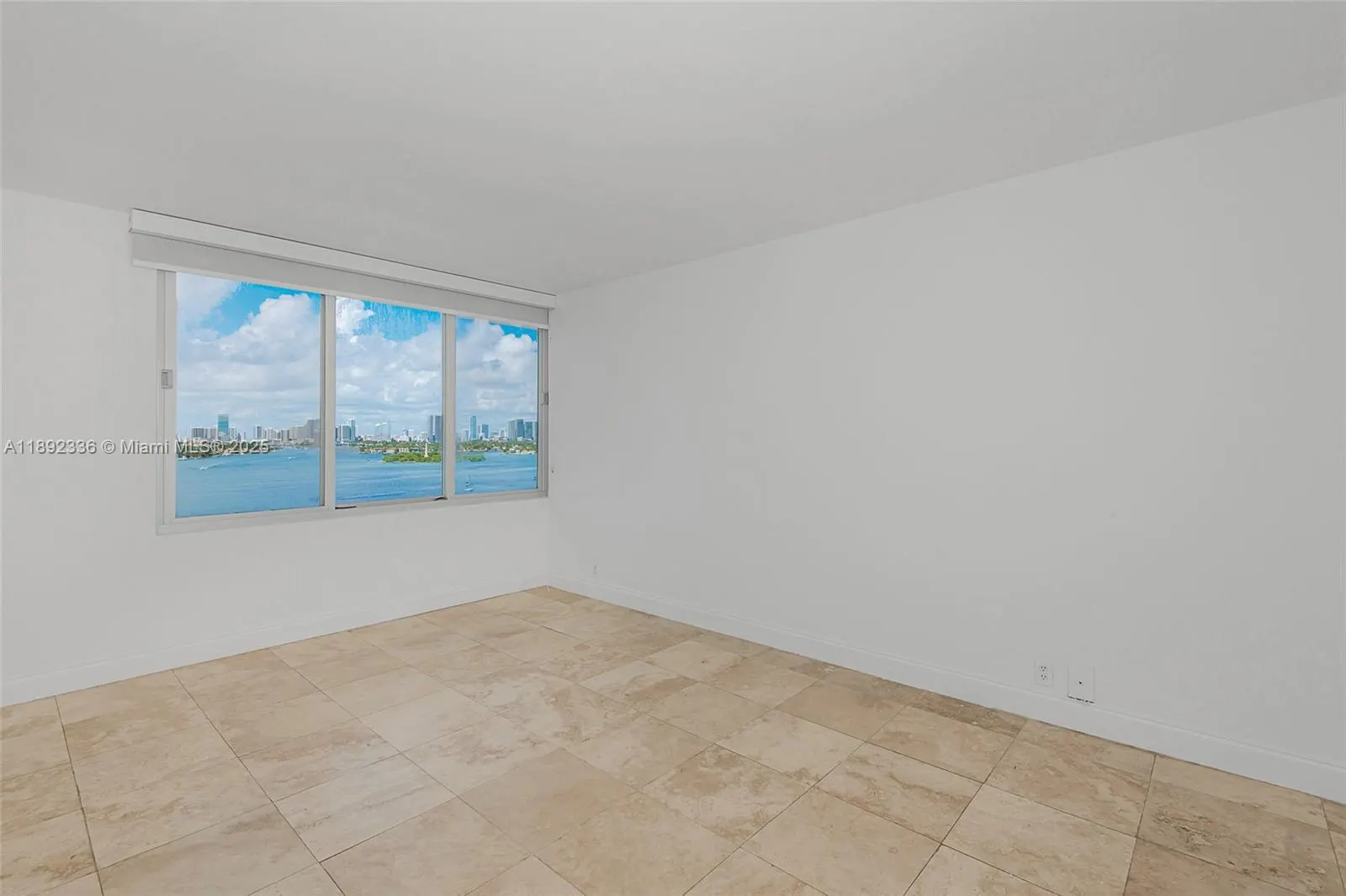 1000 West Ave, #1517