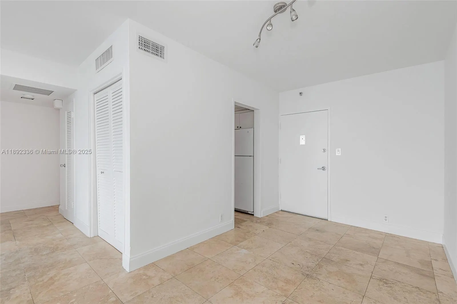 1000 West Ave, #1517