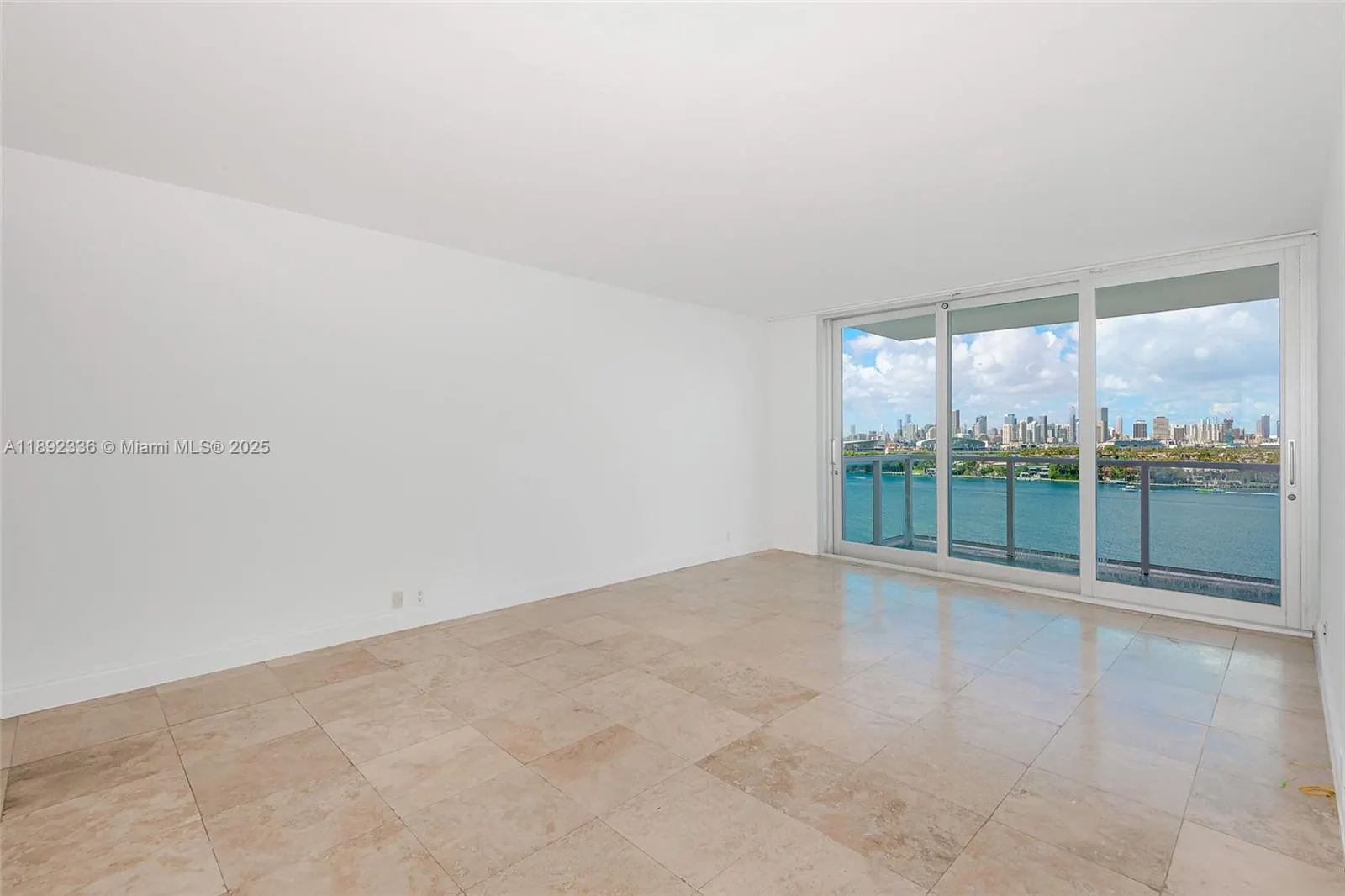 1000 West Ave, #1517