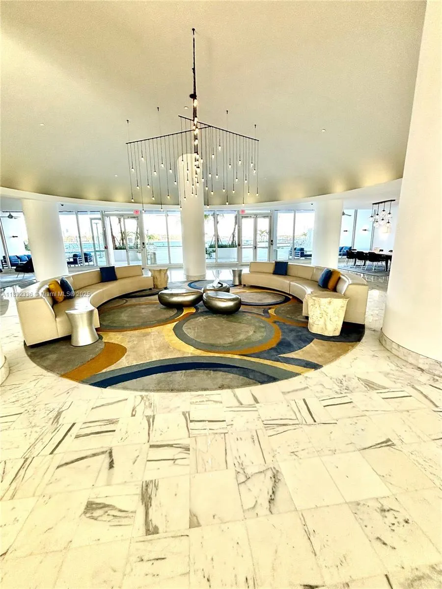 1000 West Ave, #1517