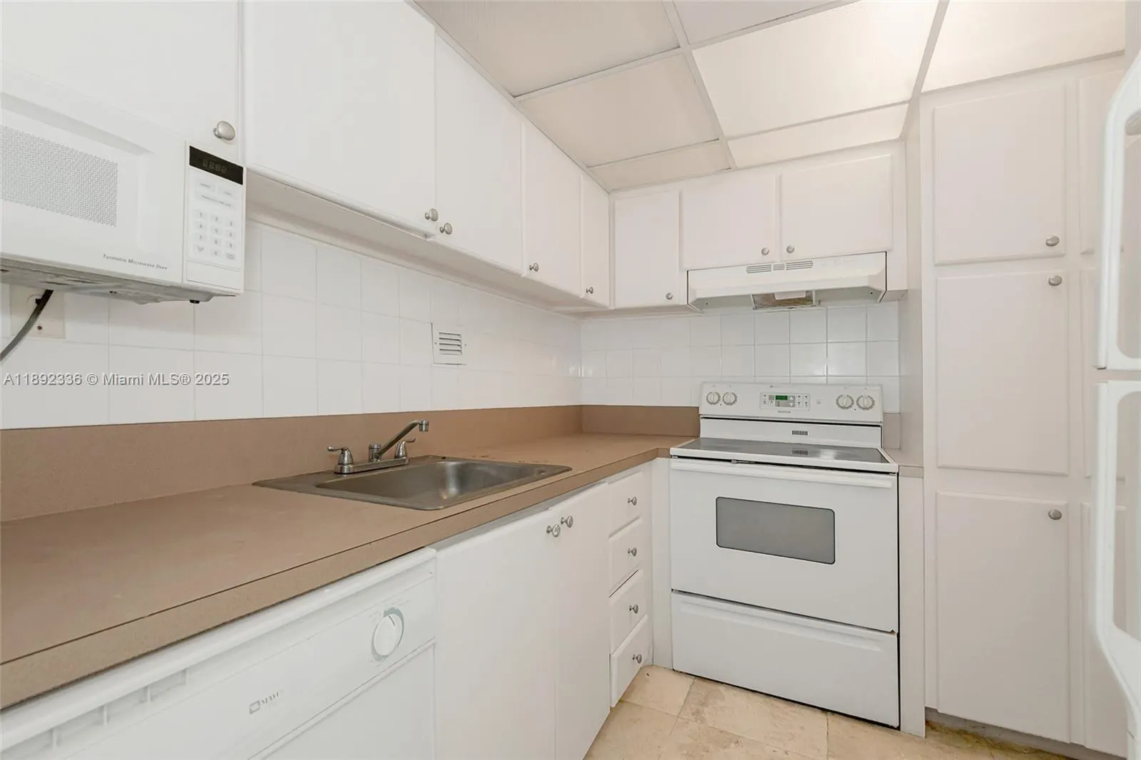 1000 West Ave, #1517