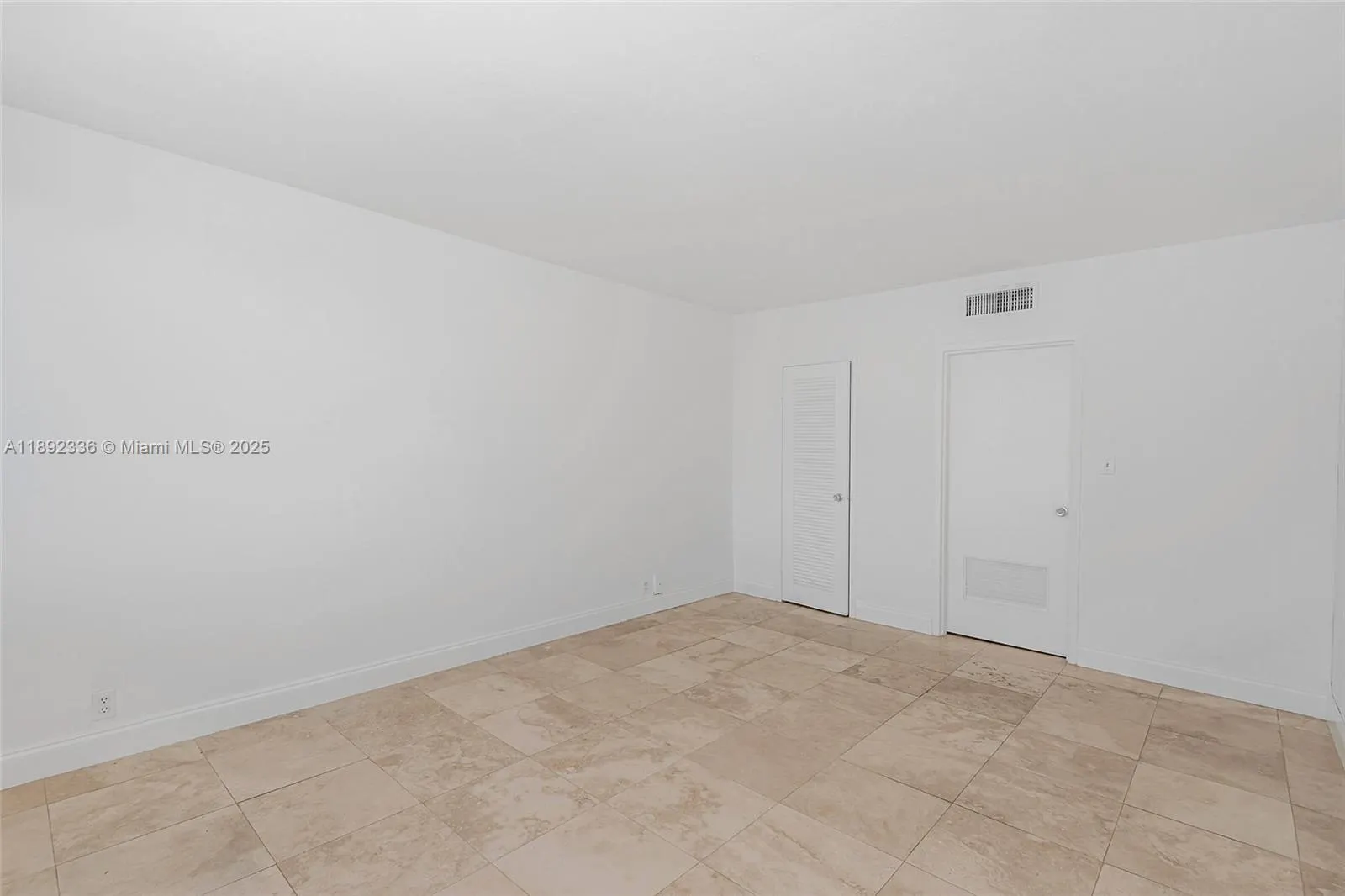 1000 West Ave, #1517