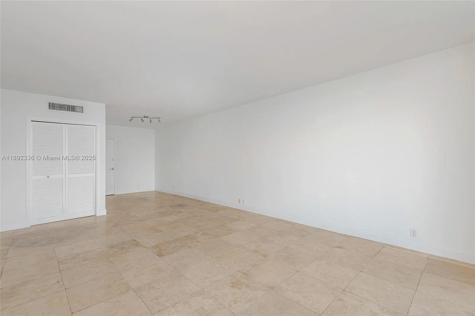 1000 West Ave, #1517