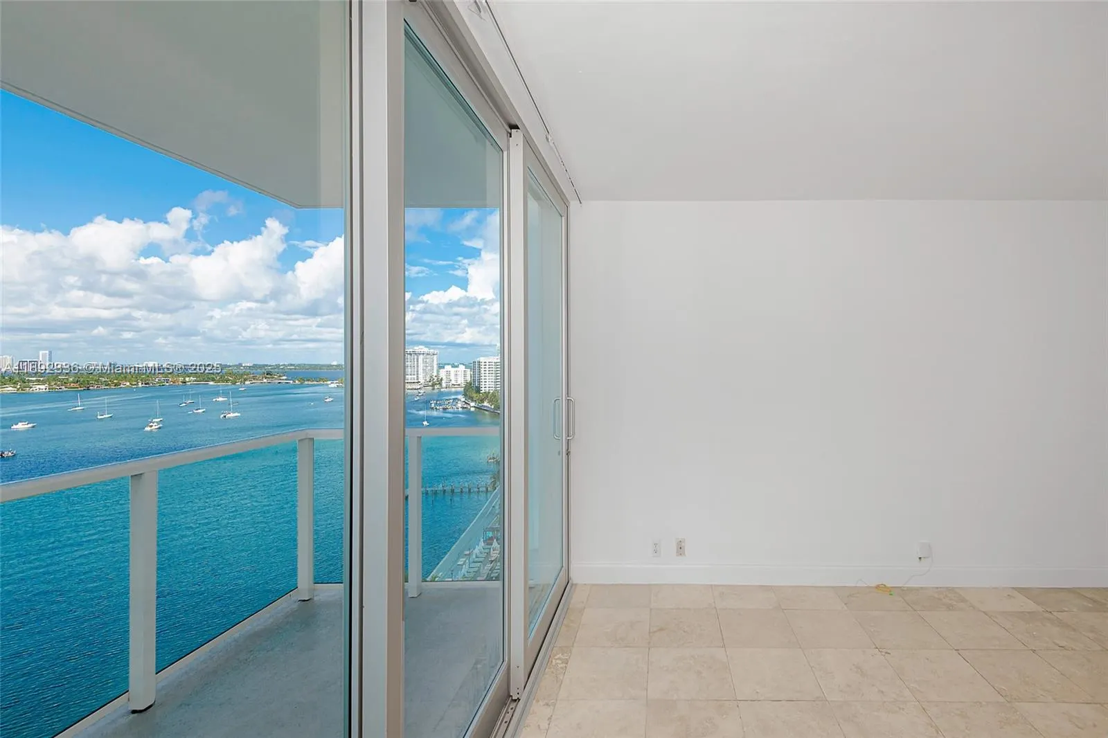 1000 West Ave, #1517