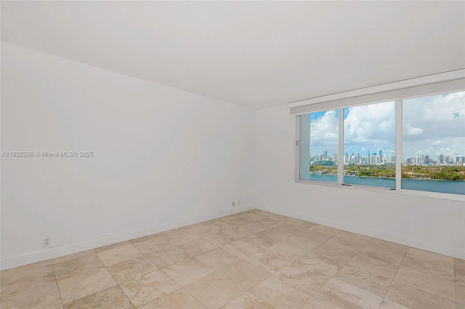 1000 West Ave, #1517