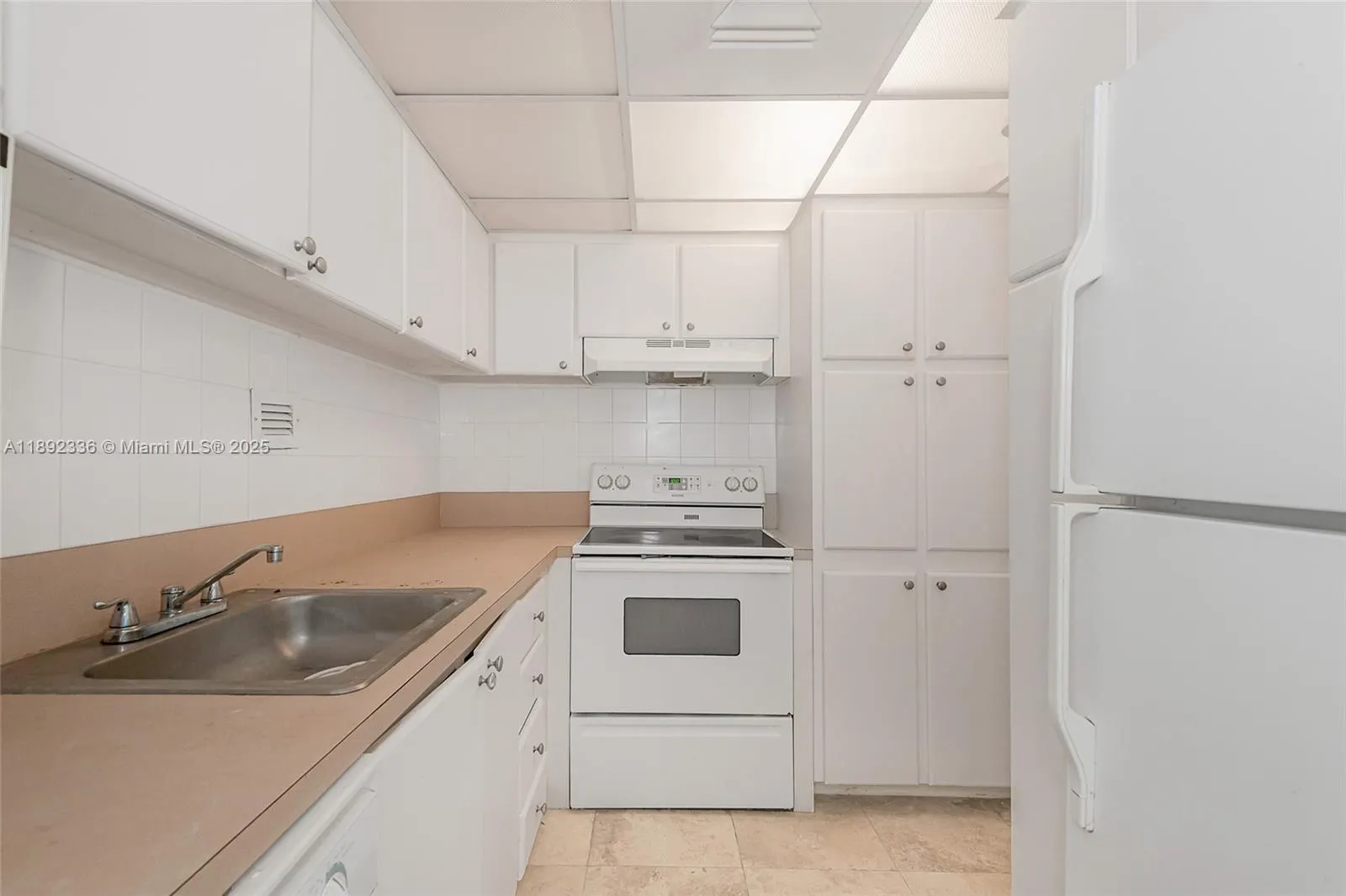 1000 West Ave, #1517