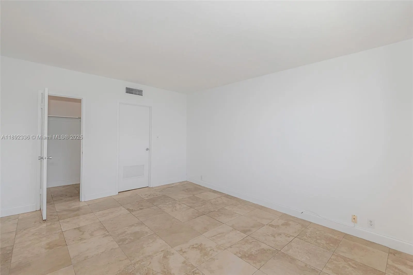 1000 West Ave, #1517