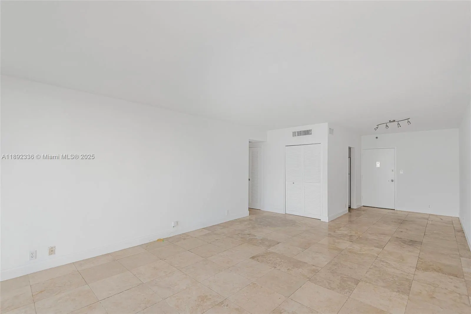 1000 West Ave, #1517