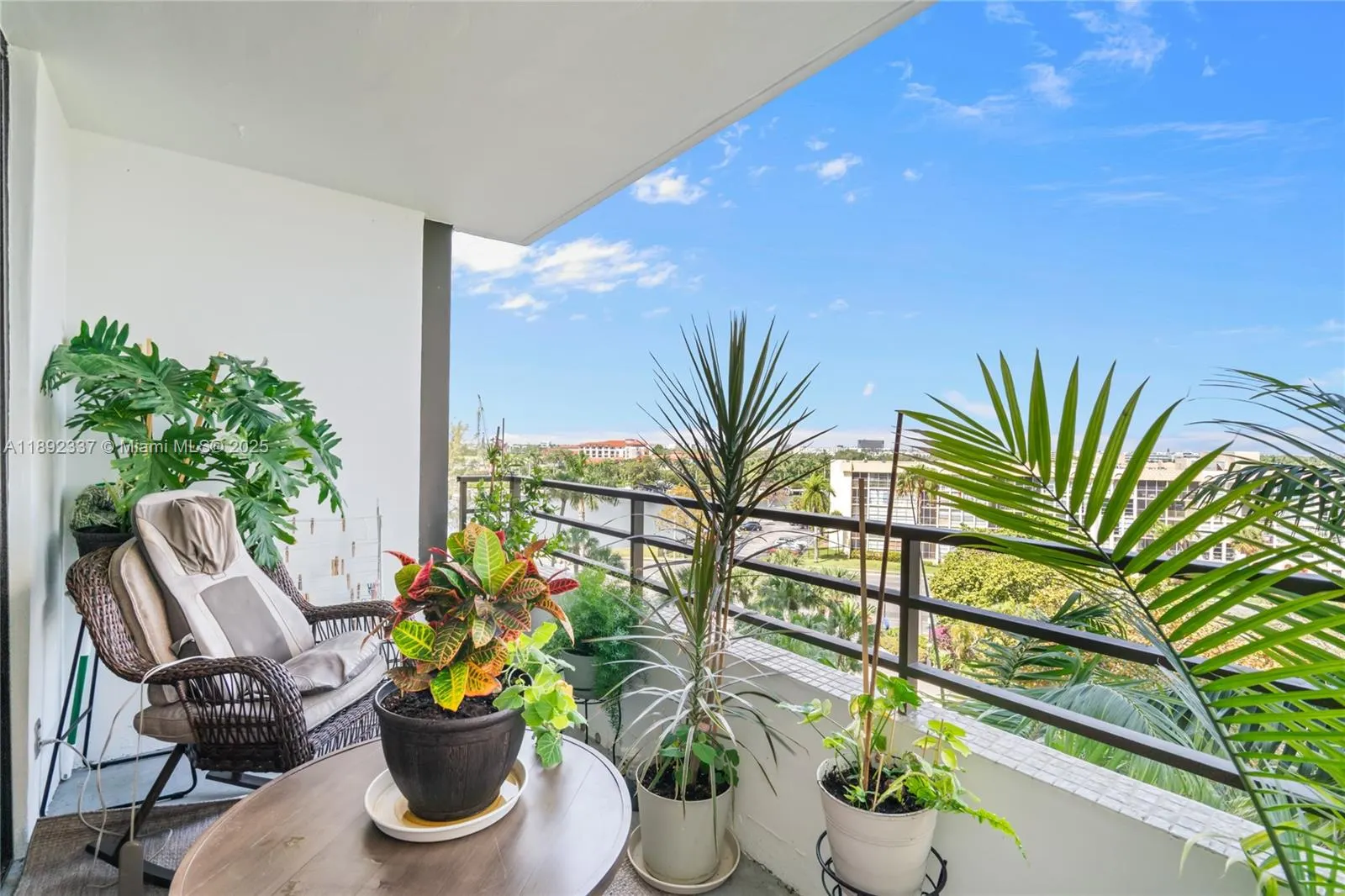 500 Three Islands Blvd, #309