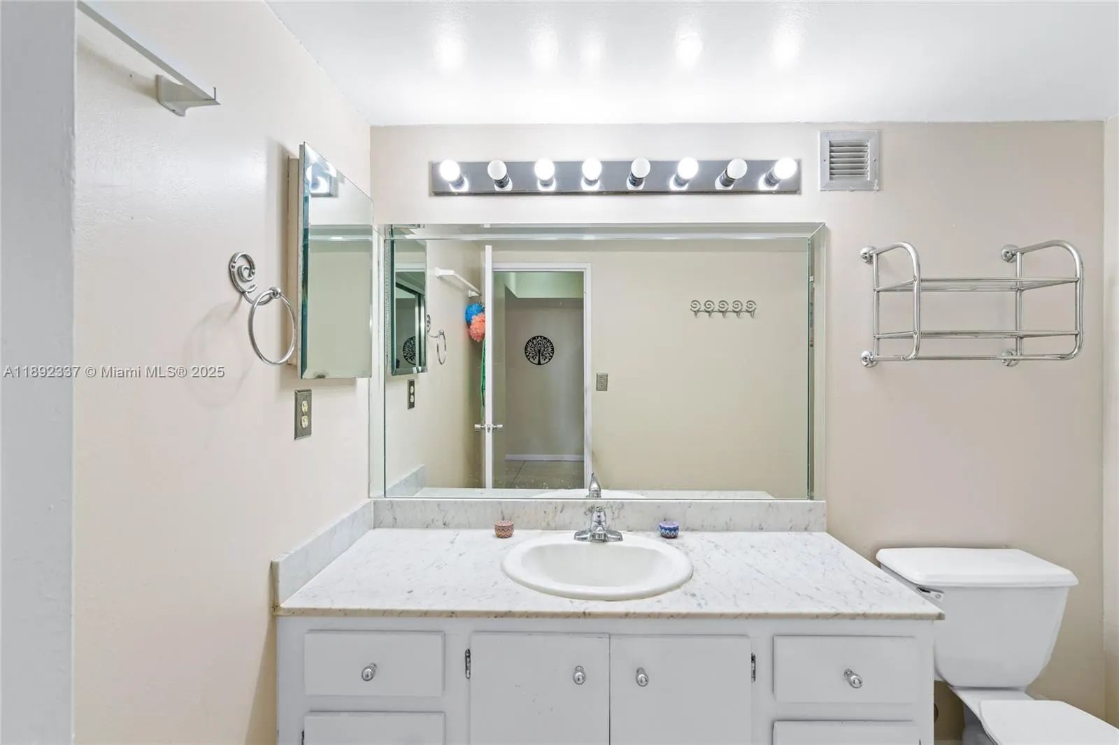500 Three Islands Blvd, #309