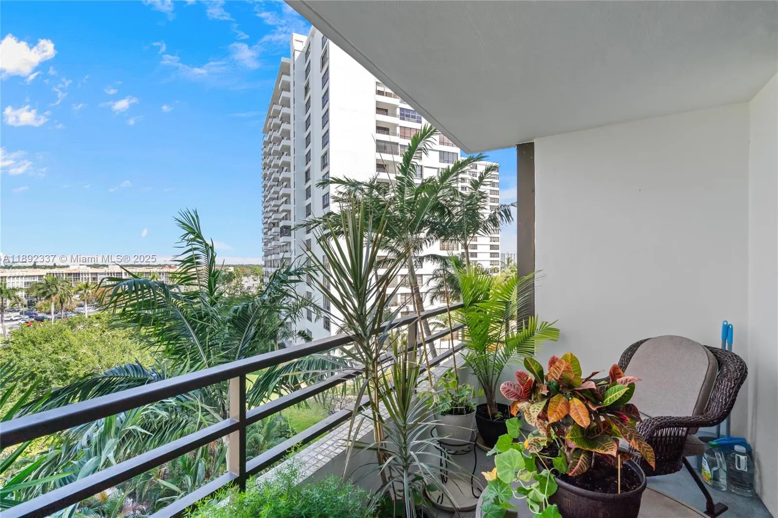 500 Three Islands Blvd, #309