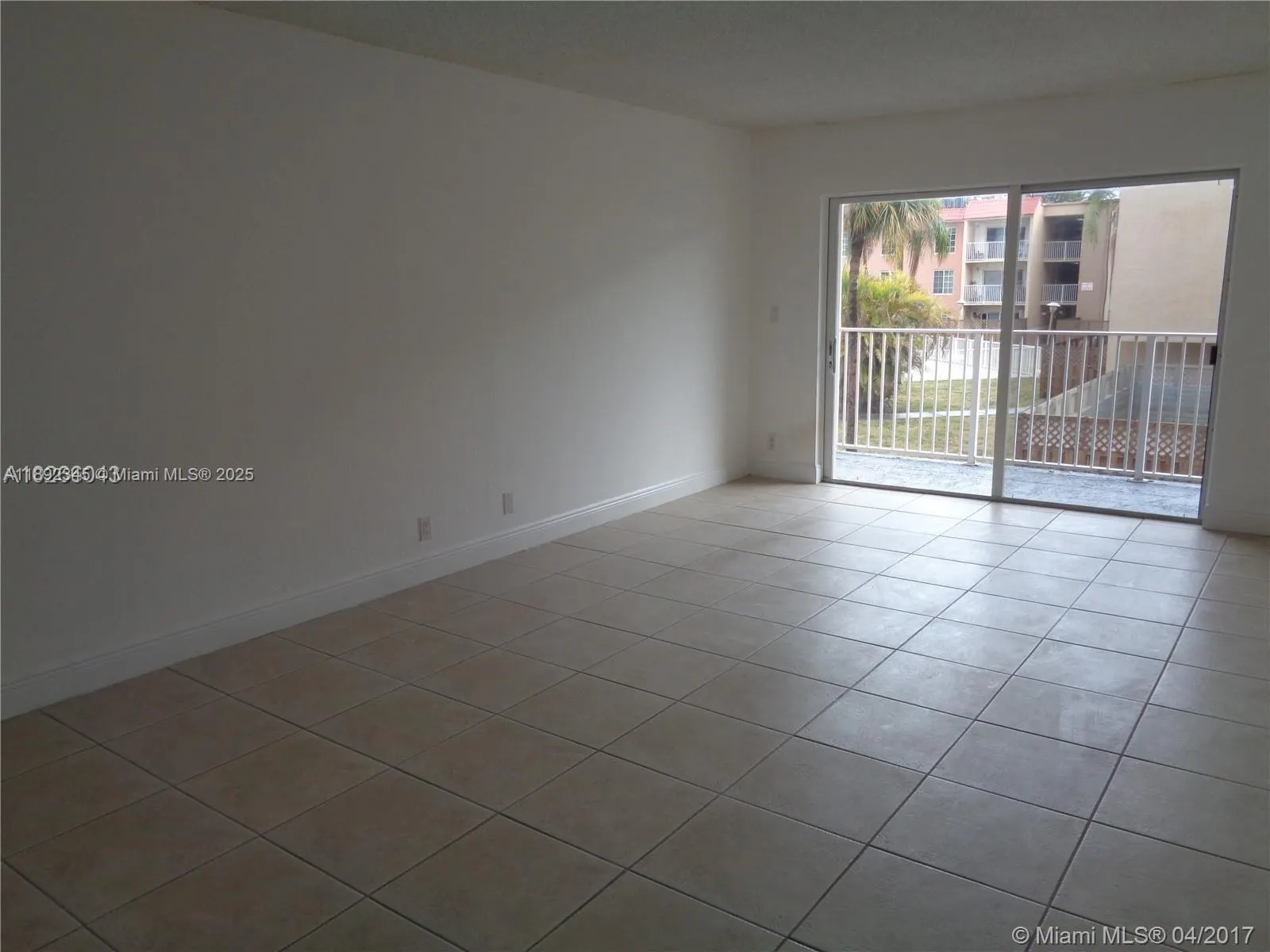 5201 Geneva Way, #202