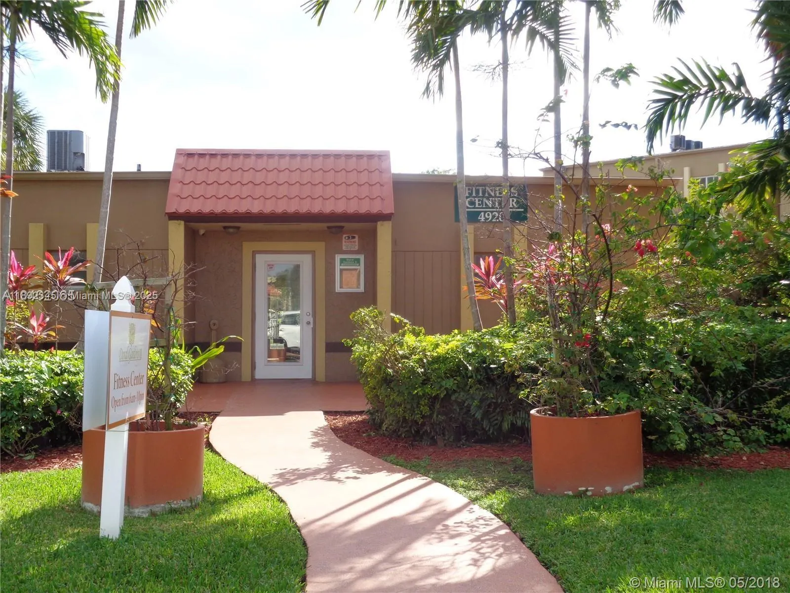 5201 Geneva Way, #202