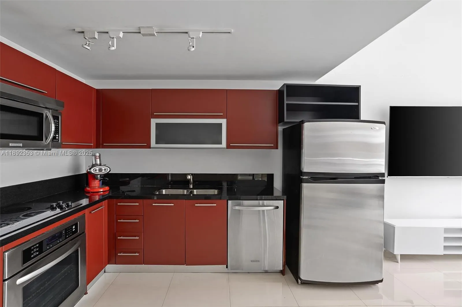 253 NE 2 ST, #626