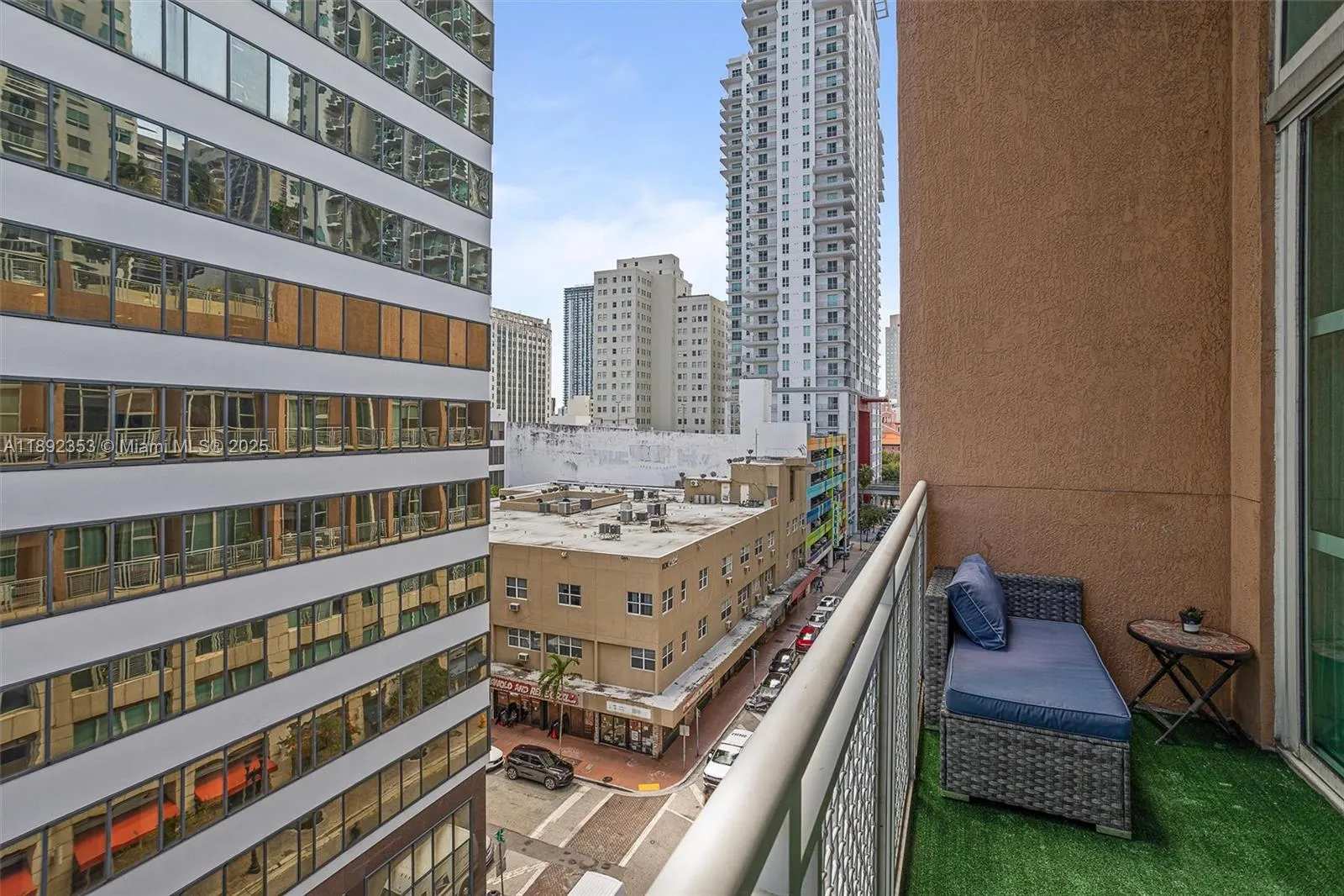 253 NE 2 ST, #626