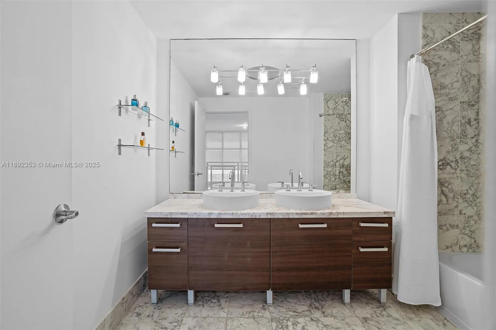 253 NE 2 ST, #626