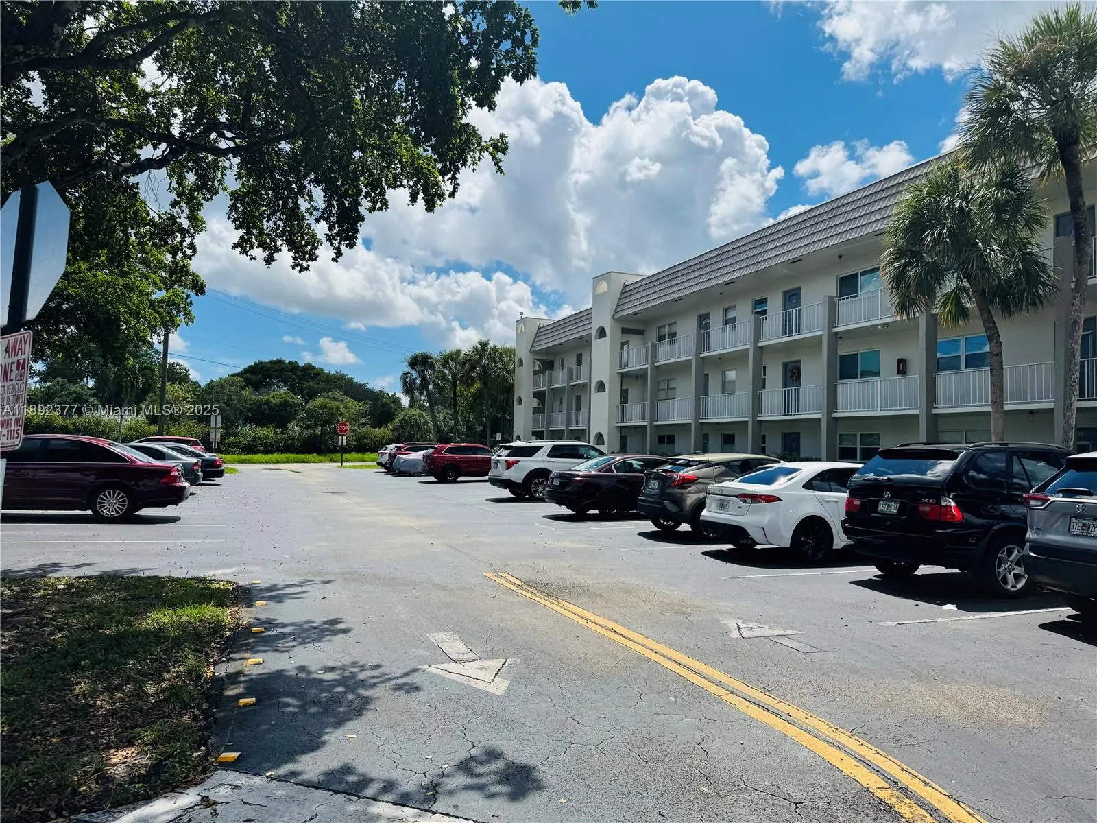 8110 Sunrise Lakes Blvd, #109