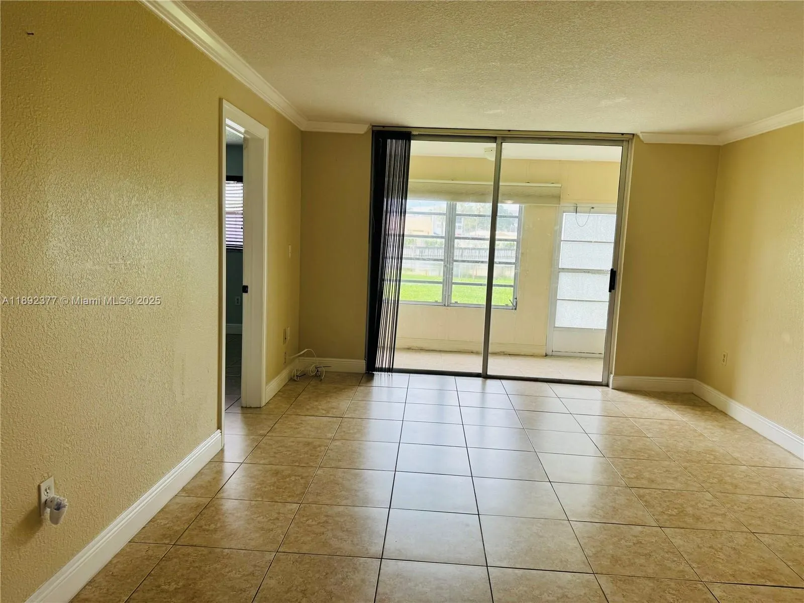 8110 Sunrise Lakes Blvd, #109