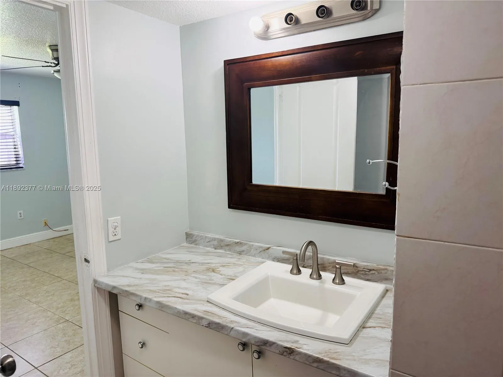 8110 Sunrise Lakes Blvd, #109
