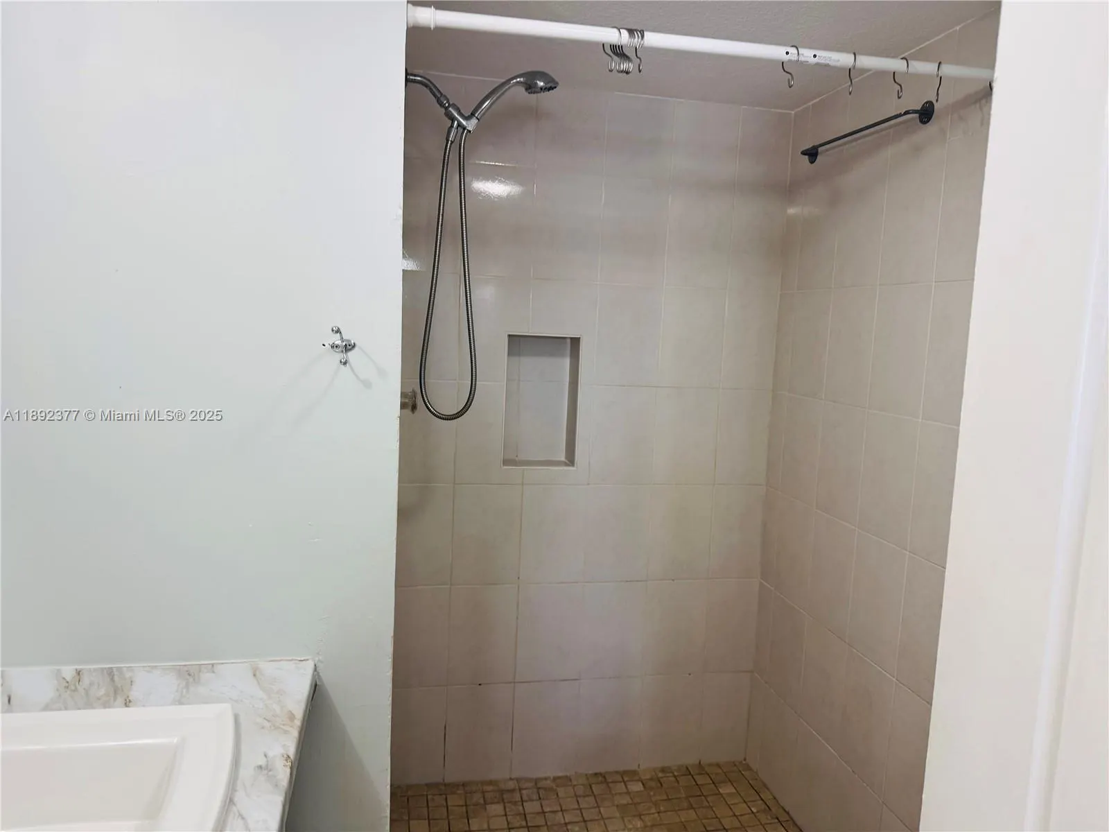 8110 Sunrise Lakes Blvd, #109