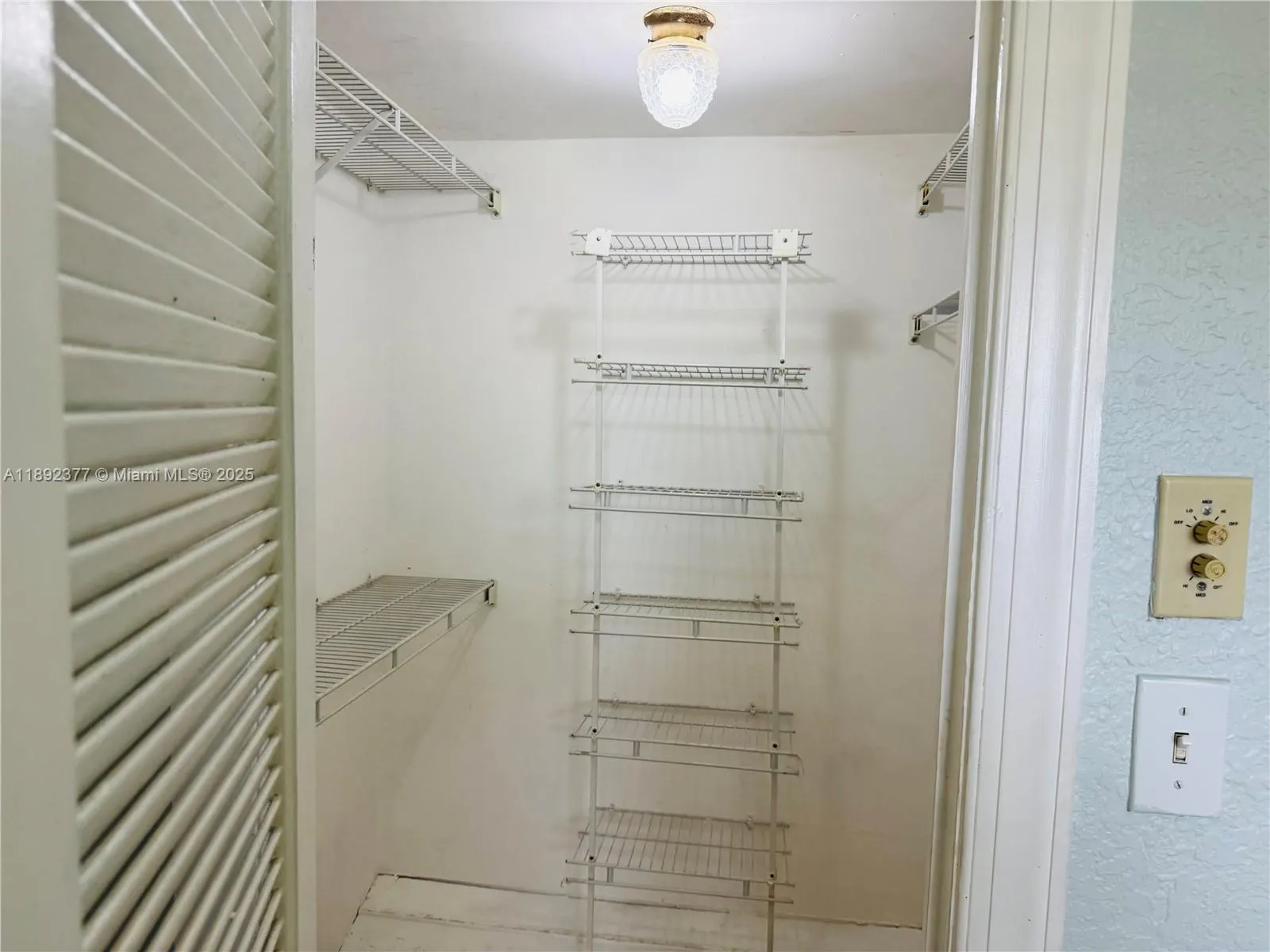 8110 Sunrise Lakes Blvd, #109