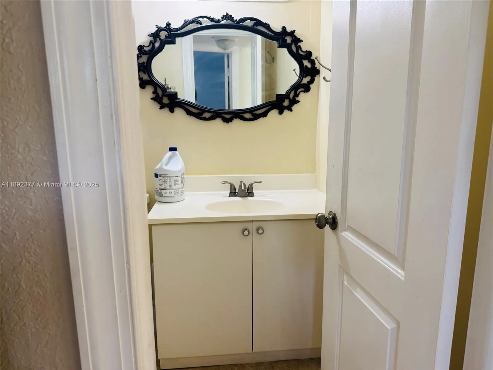 8110 Sunrise Lakes Blvd, #109