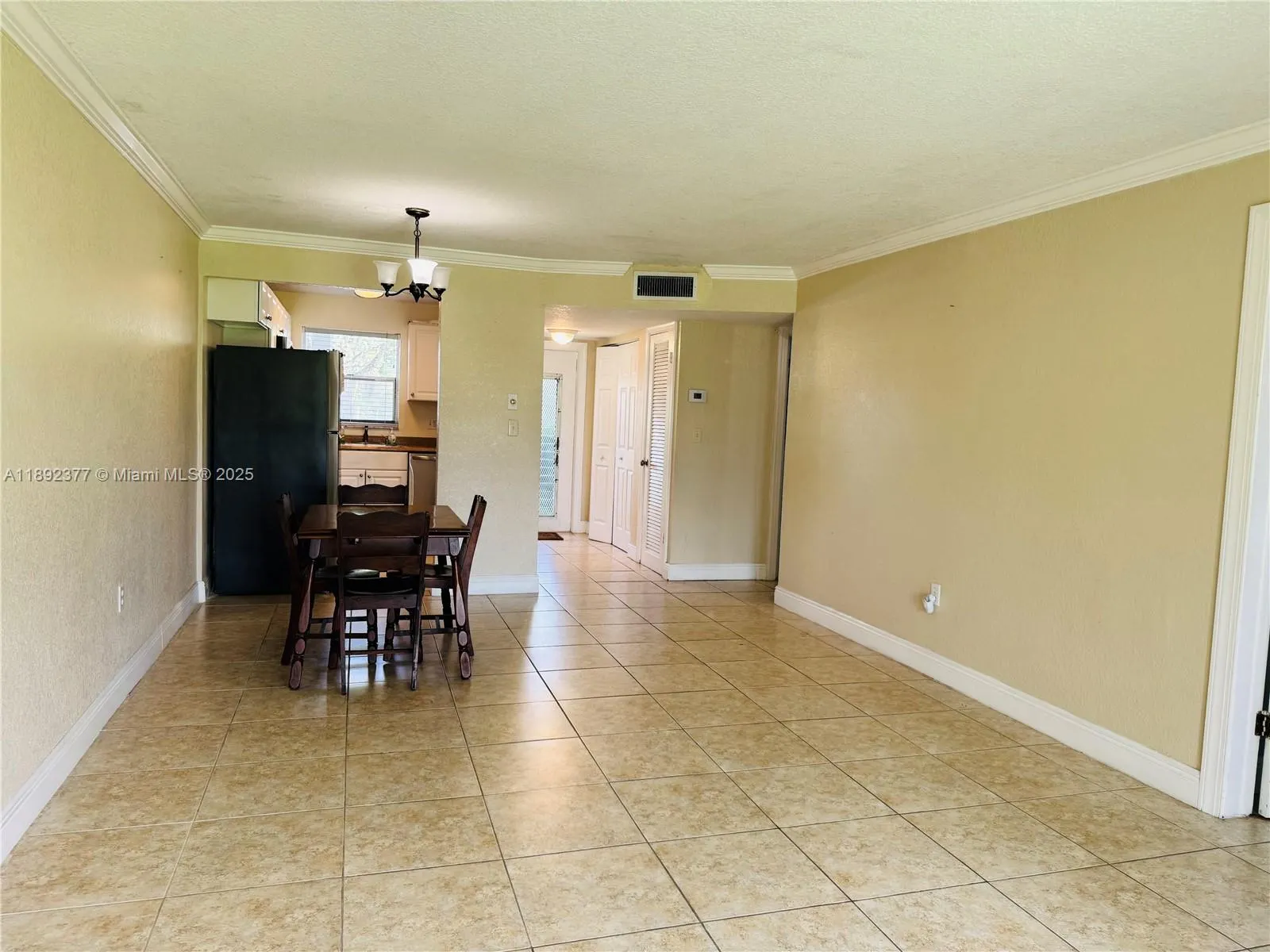 8110 Sunrise Lakes Blvd, #109