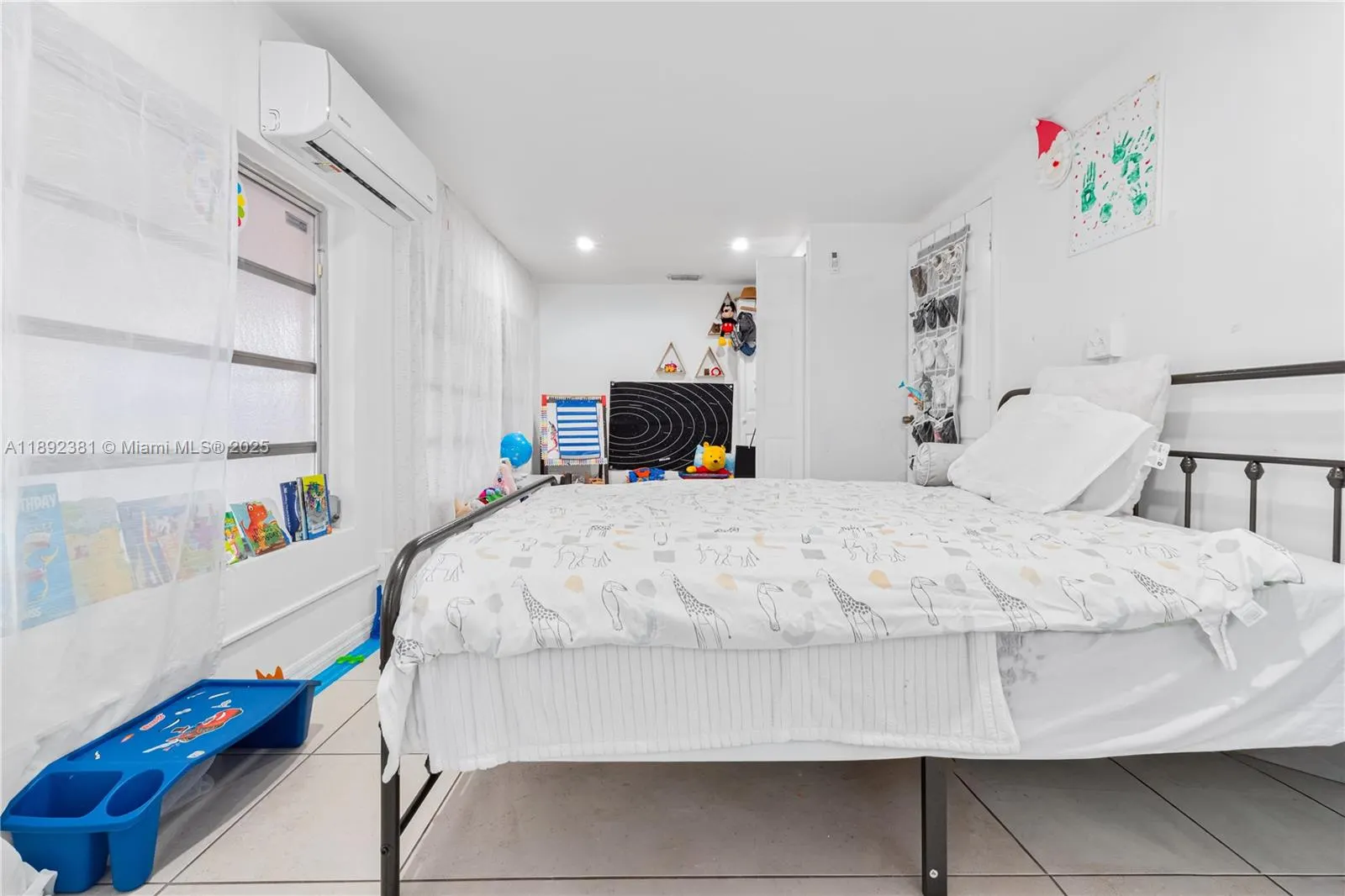 317 W 36th St