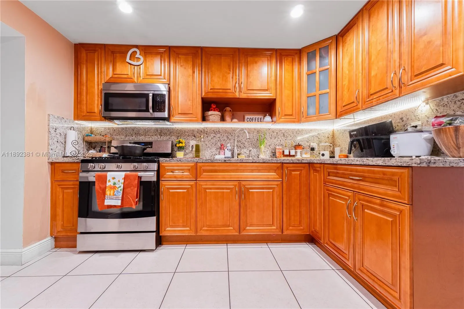 317 W 36th St
