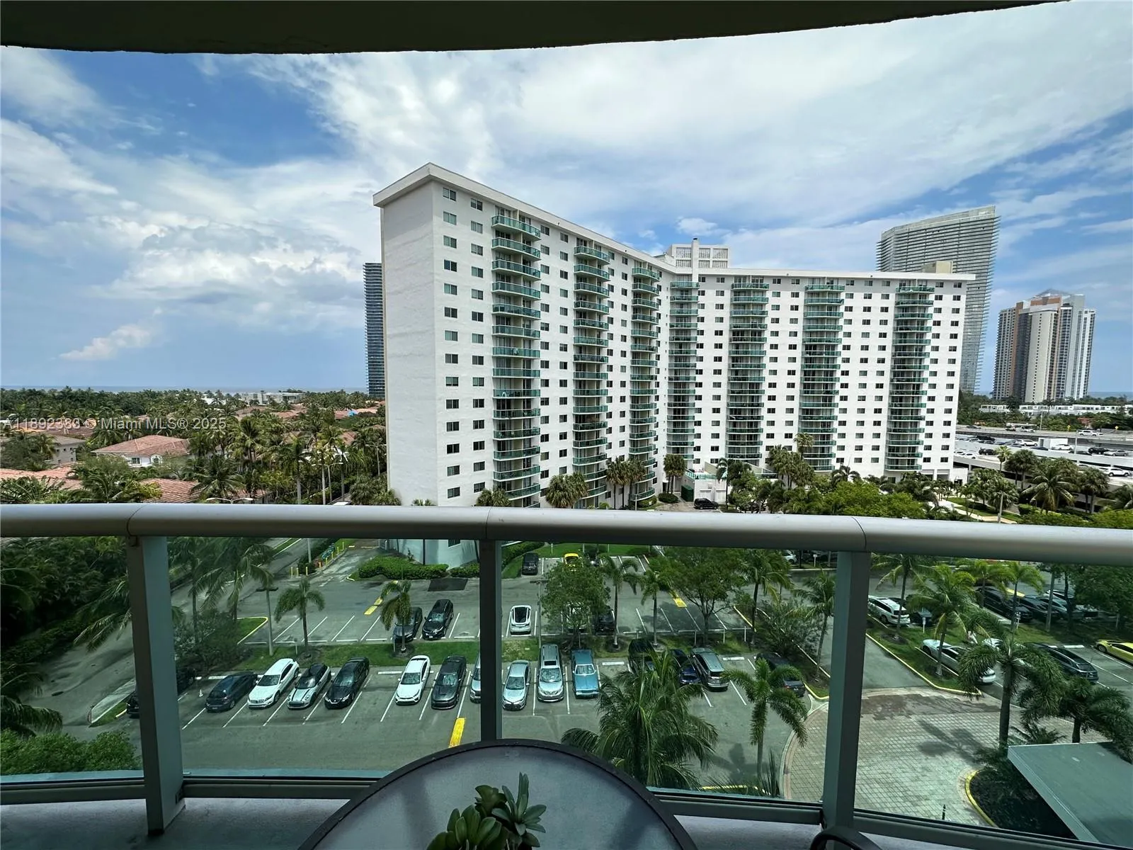 19390 Collins Ave, #820