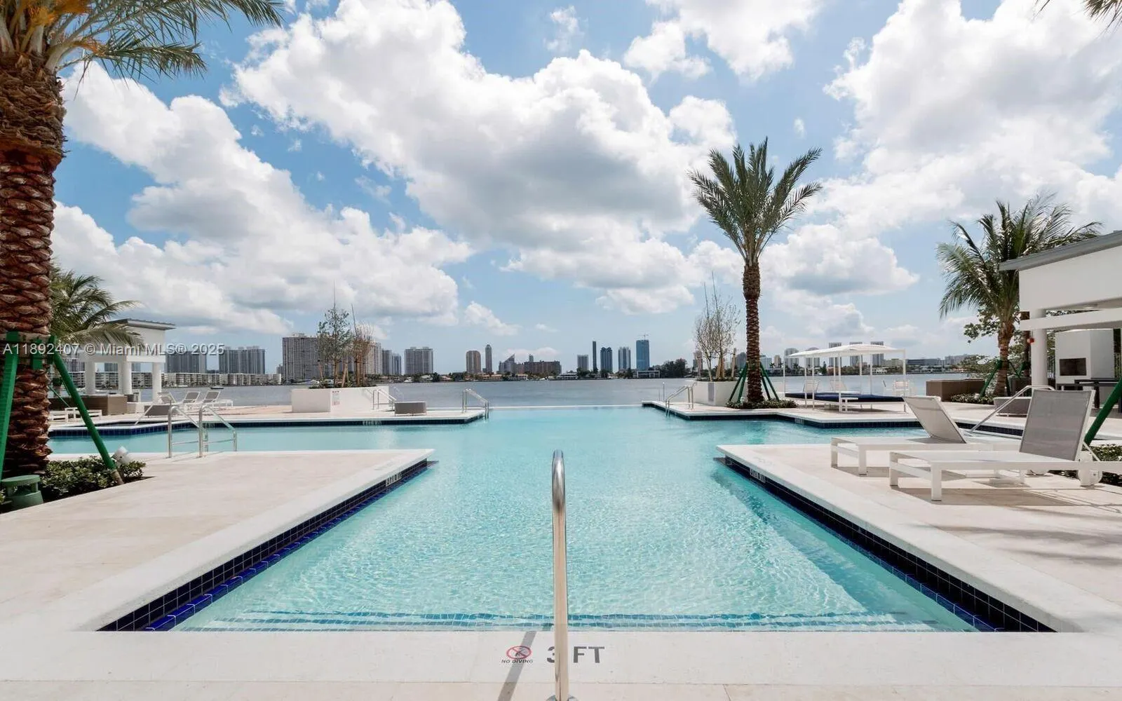 17111 Biscayne Blvd, #1004